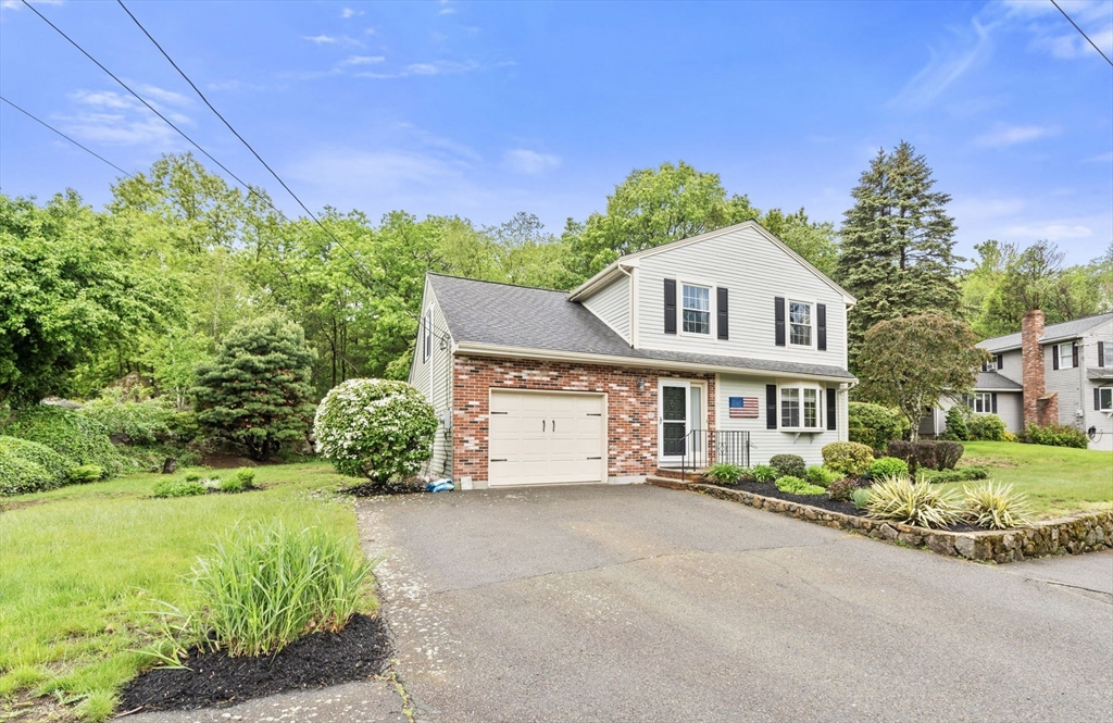 Lynn, Massachusetts, 01904, United States, 4 Bedrooms Bedrooms, ,2 BathroomsBathrooms,Residential,For Sale,2048427