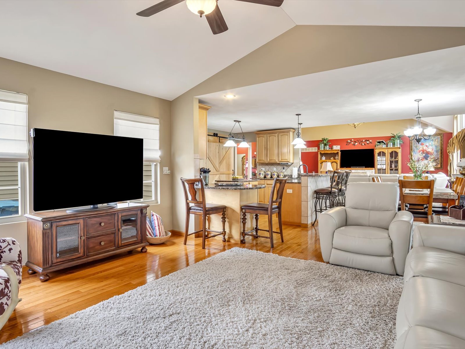Swansea, Illinois, 62226, United States, 4 Bedrooms Bedrooms, ,4 BathroomsBathrooms,Residential,For Sale,1863975