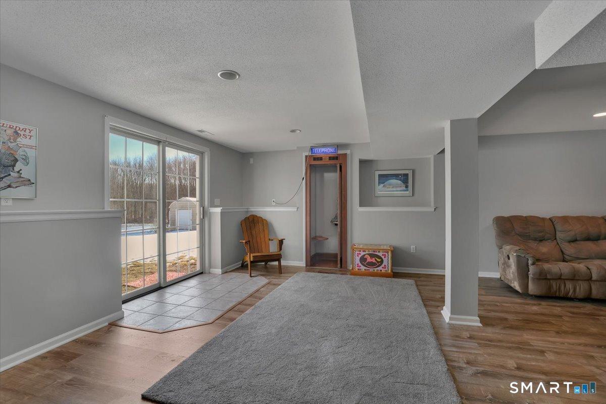 Southington, Connecticut, 06489, United States, 4 Bedrooms Bedrooms, ,4 BathroomsBathrooms,Residential,For Sale,2009677