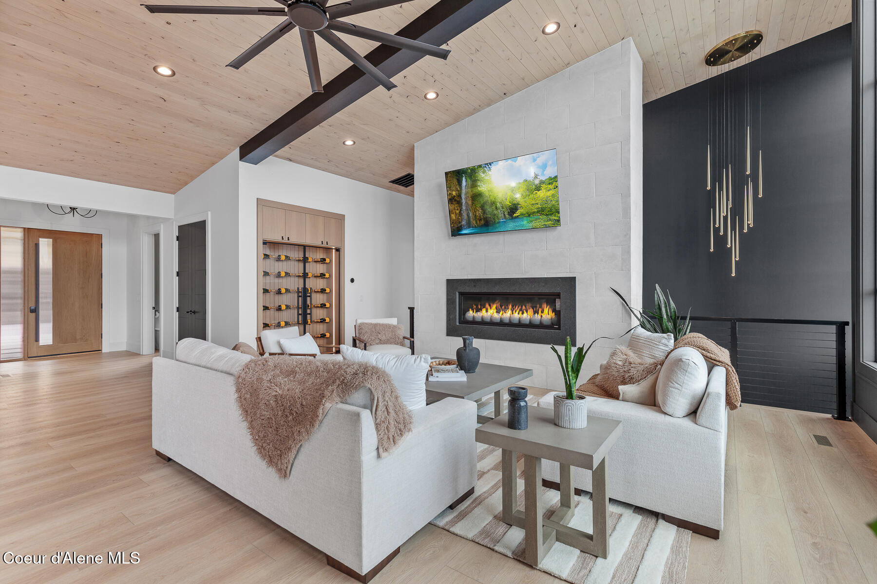 Coeur d'Alene, Idaho, 83814, United States, 5 Bedrooms Bedrooms, ,6 BathroomsBathrooms,Residential,For Sale,1920855