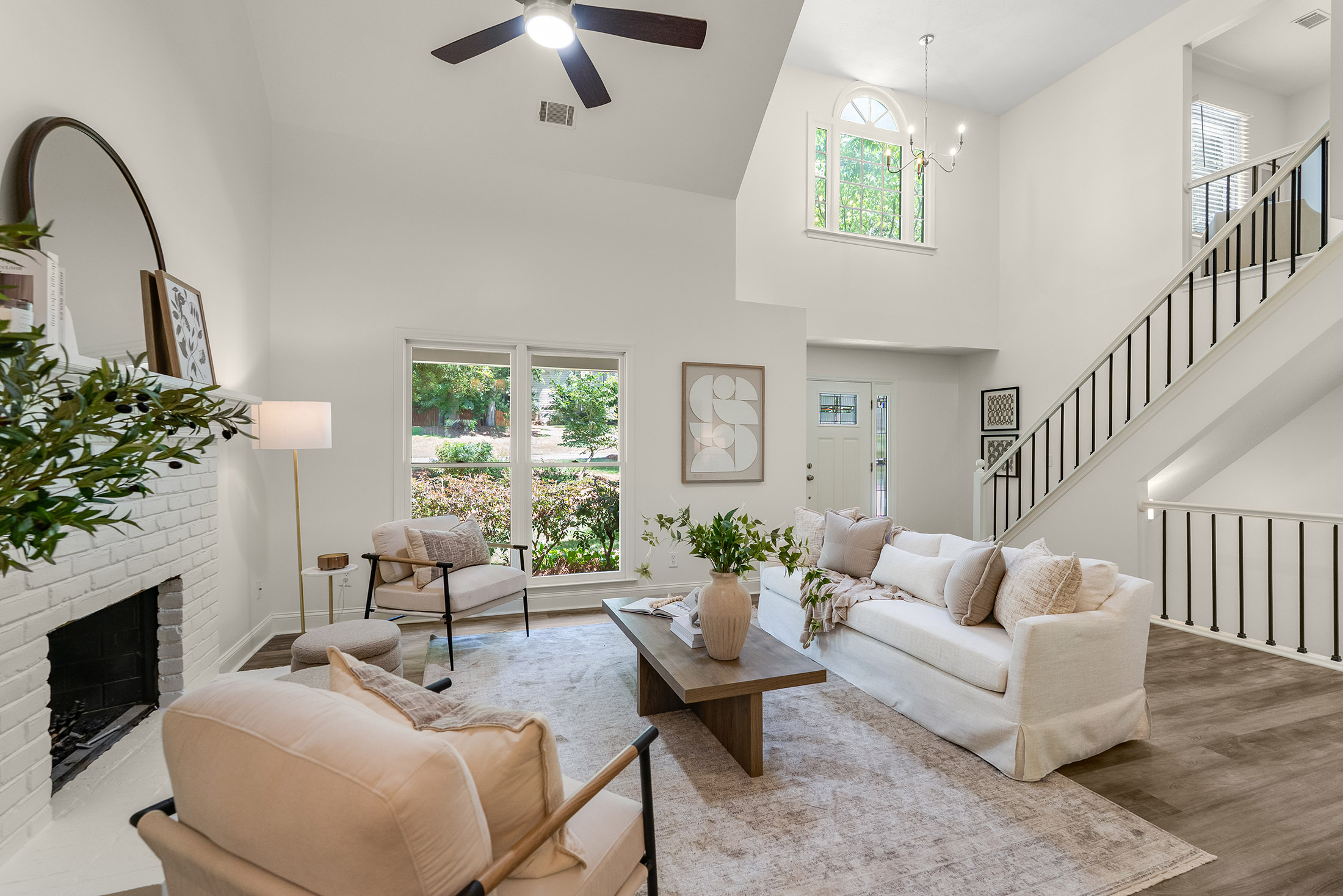  Exceptional Value in Mannings Ridge with Major Updates Throughout - 物件實景