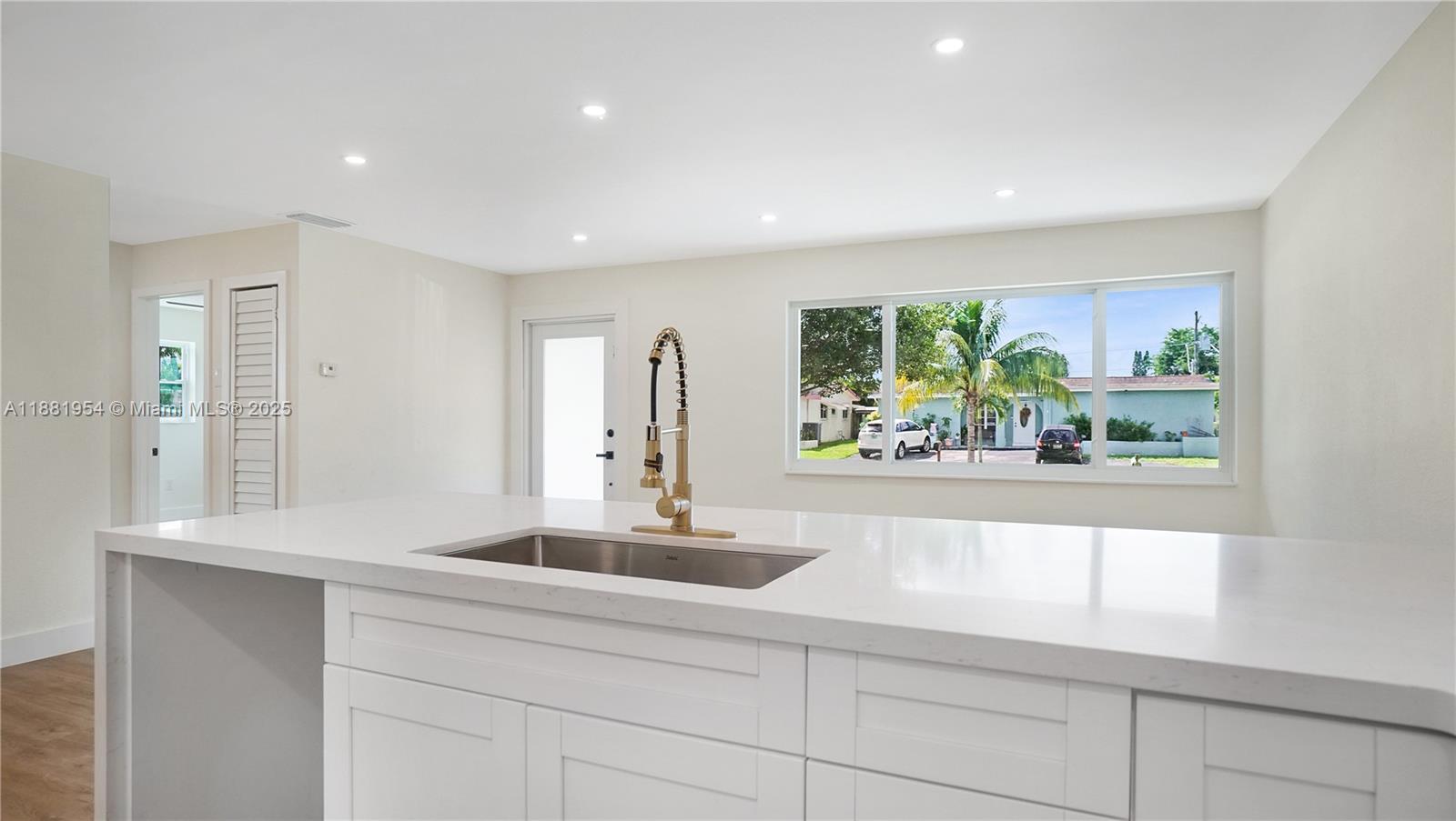 Sunrise, Florida, 33322, United States, 3 Bedrooms Bedrooms, ,2 BathroomsBathrooms,Residential,For Sale,1950754