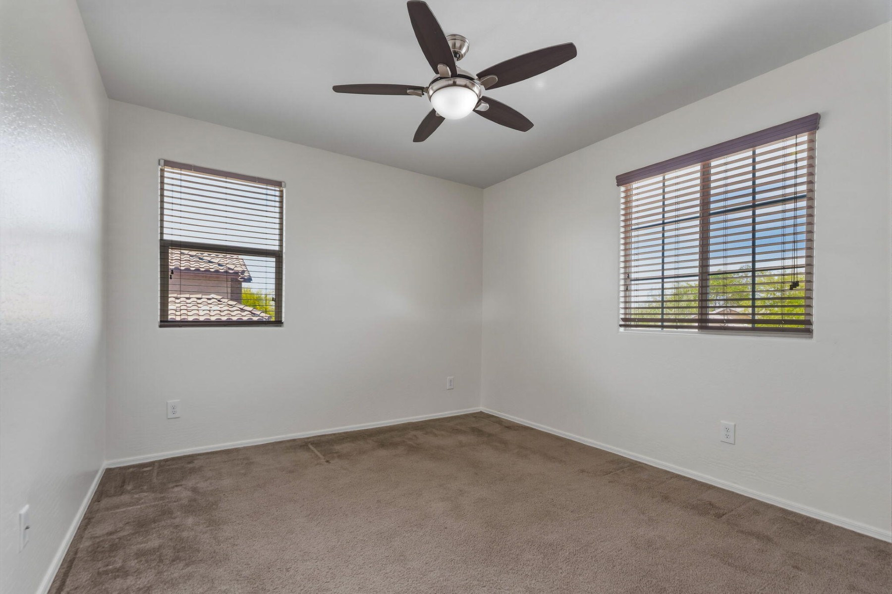  17543 W Buckhorn Trail  Surprise, AZ - 物件實景