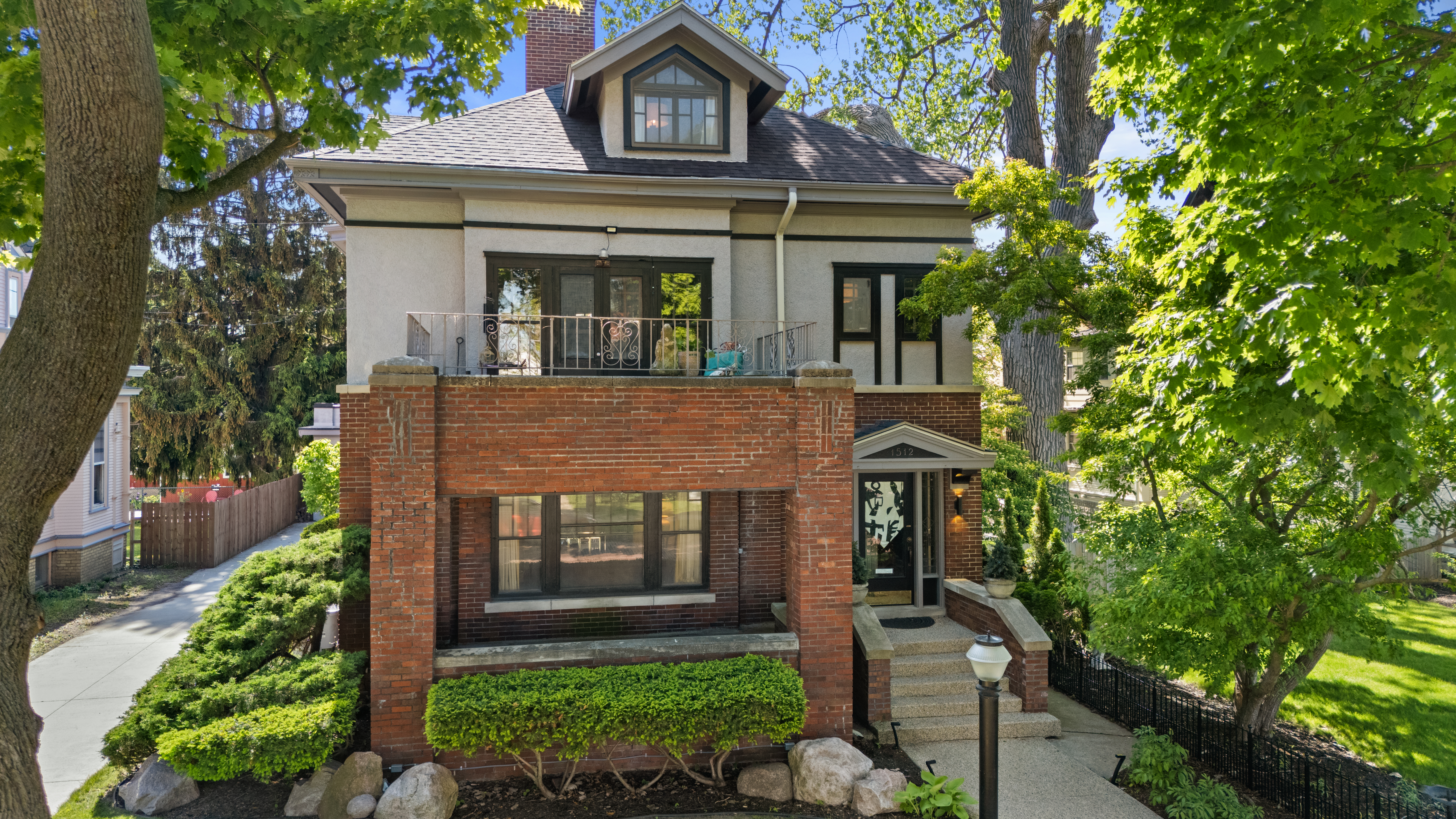  Historic Residence Offers Versatility and Rich Craftsmanship - 物件實景