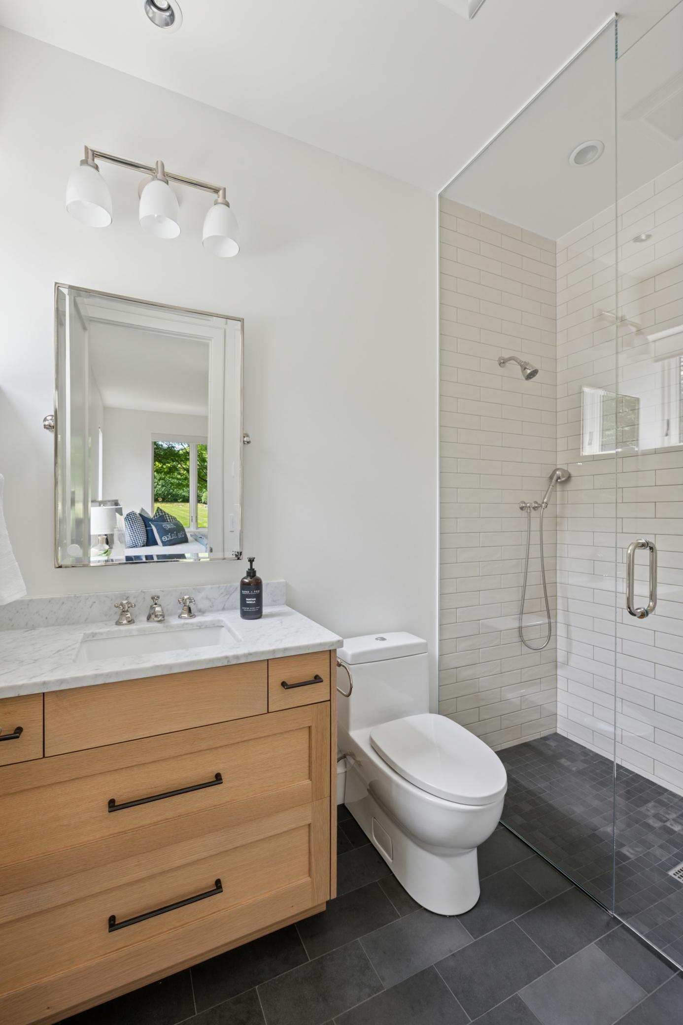 Minneapolis, Minnesota, 55405, United States, 5 Bedrooms Bedrooms, ,1 BathroomBathrooms,Residential,For Sale,1897759