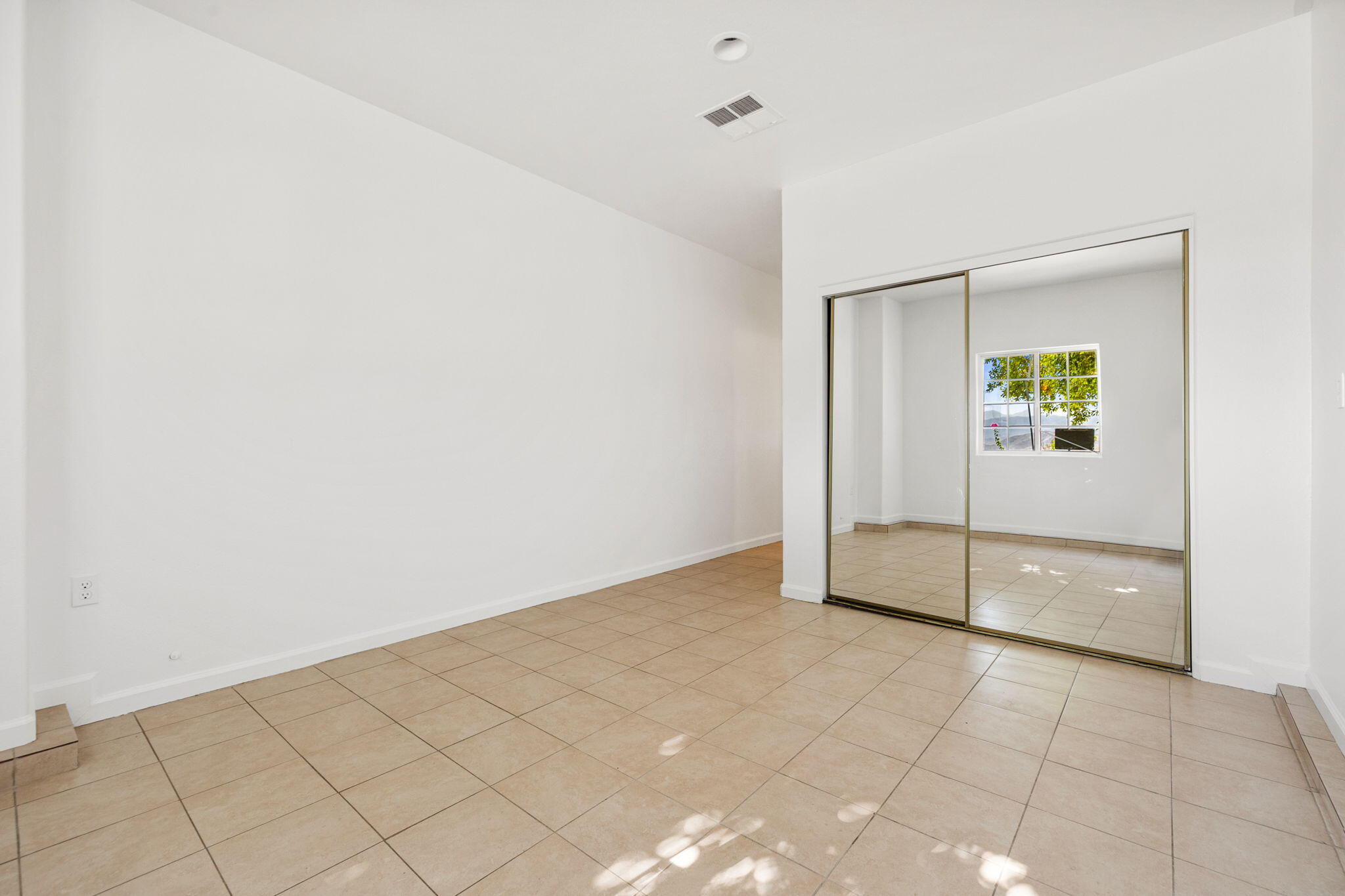 Desert Hot Springs, California, 92241, United States, 4 Bedrooms Bedrooms, ,3 BathroomsBathrooms,Residential,For Sale,1987511