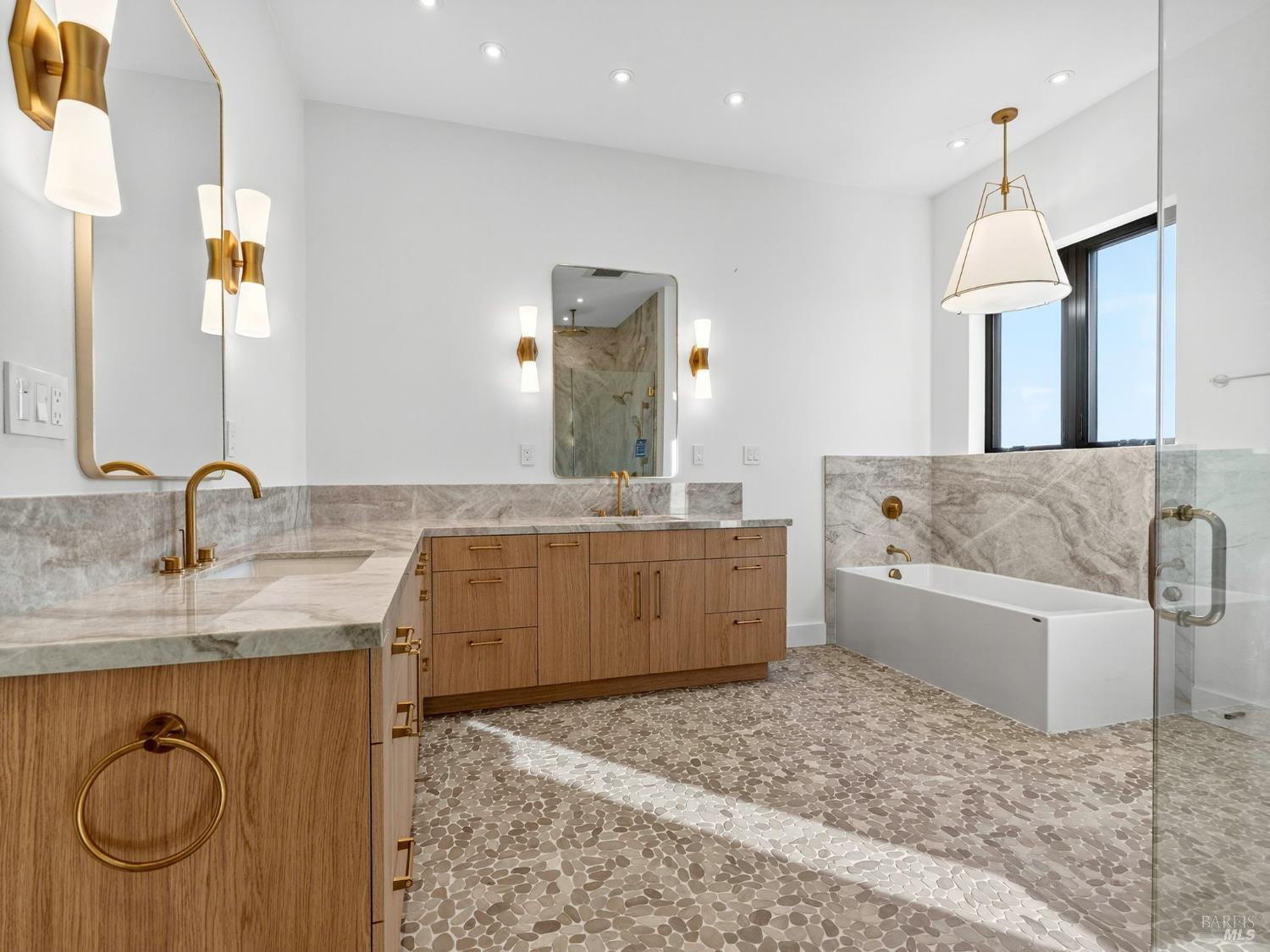 Napa, California, 94558, United States, 3 Bedrooms Bedrooms, ,5 BathroomsBathrooms,Residential,For Sale,1991102