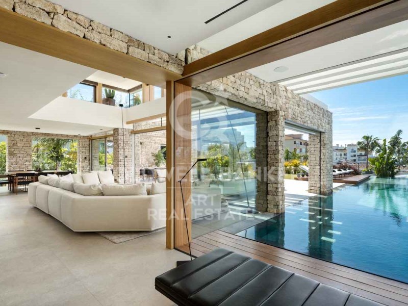 Marbella, Andalusia, ES, 5 Bedrooms Bedrooms, ,5 BathroomsBathrooms,Residential,For Sale,1766354