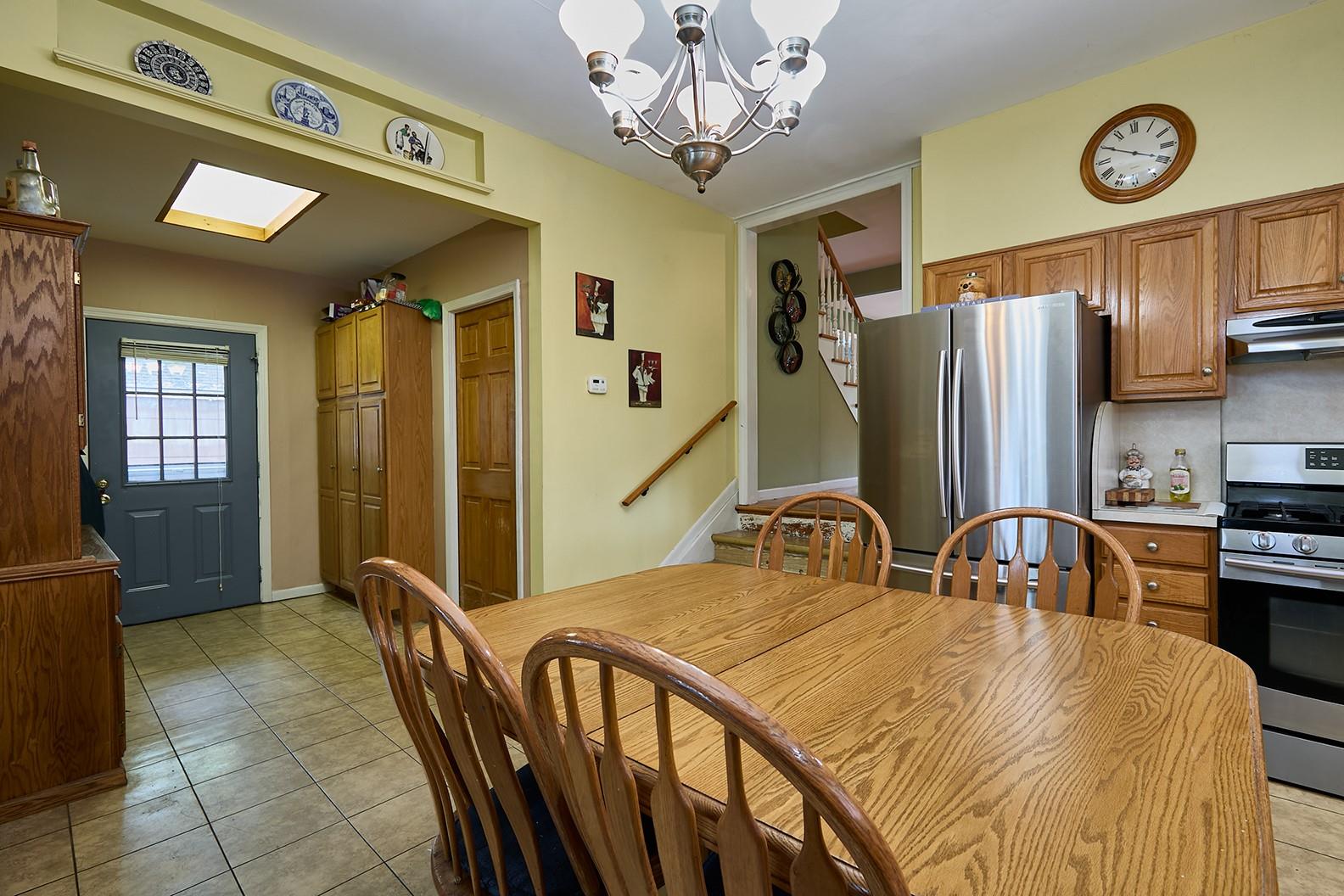 Merrick, New York, 11566, United States, 4 Bedrooms Bedrooms, ,2 BathroomsBathrooms,Residential,For Sale,1923596