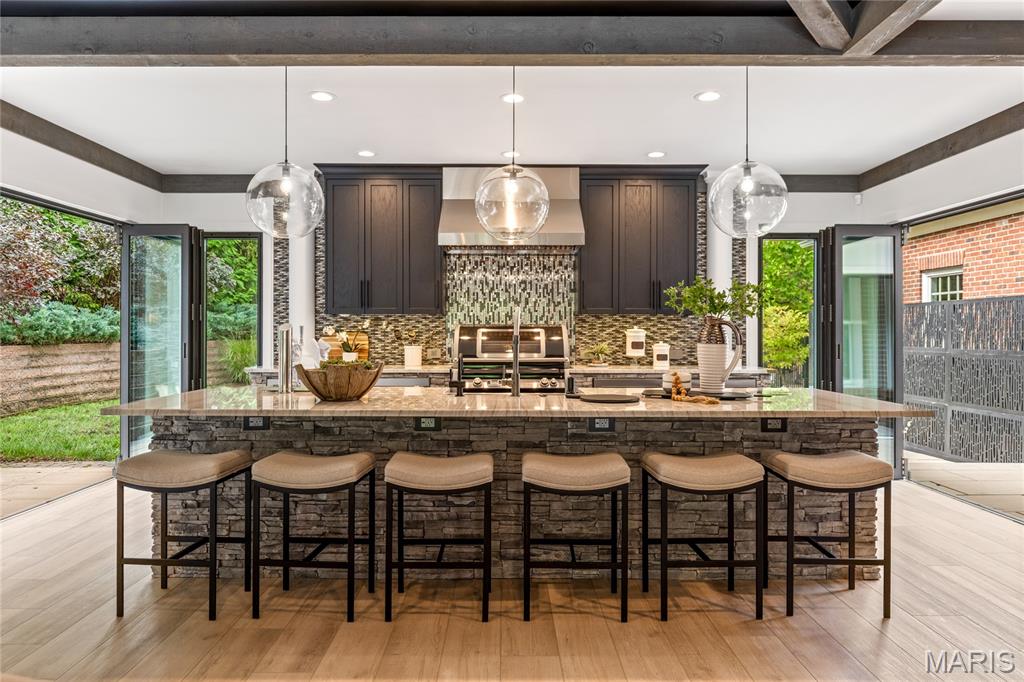 Town and Country, Missouri, 63141, United States, 5 Bedrooms Bedrooms, ,7 BathroomsBathrooms,Residential,For Sale,1966685