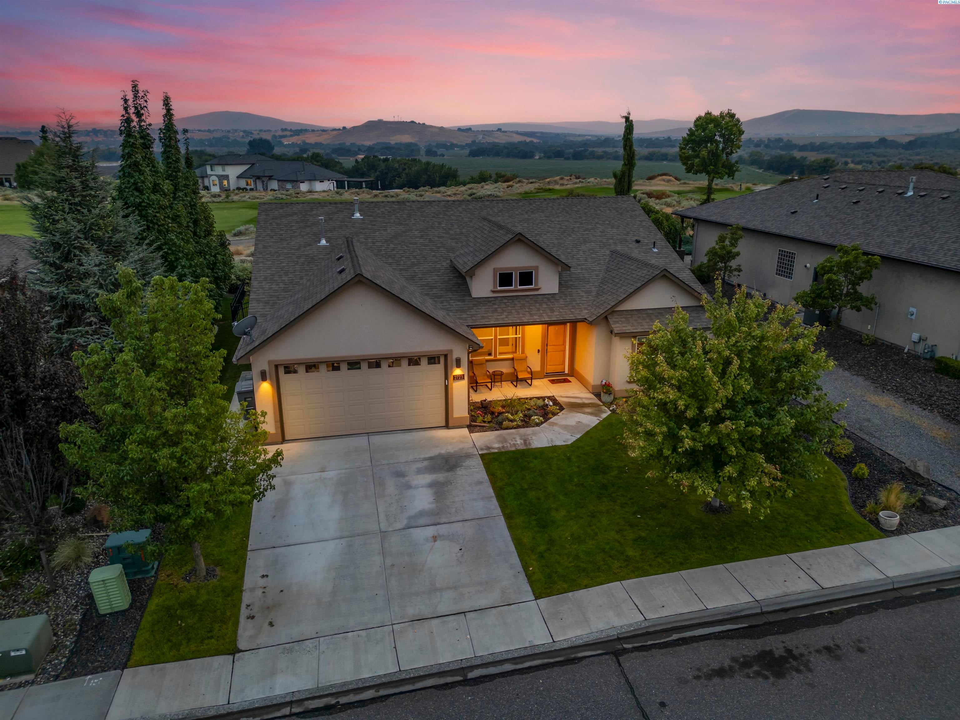 Richland, Washington, 99354, United States, 4 Bedrooms Bedrooms, ,2 BathroomsBathrooms,Residential,For Sale,1981537