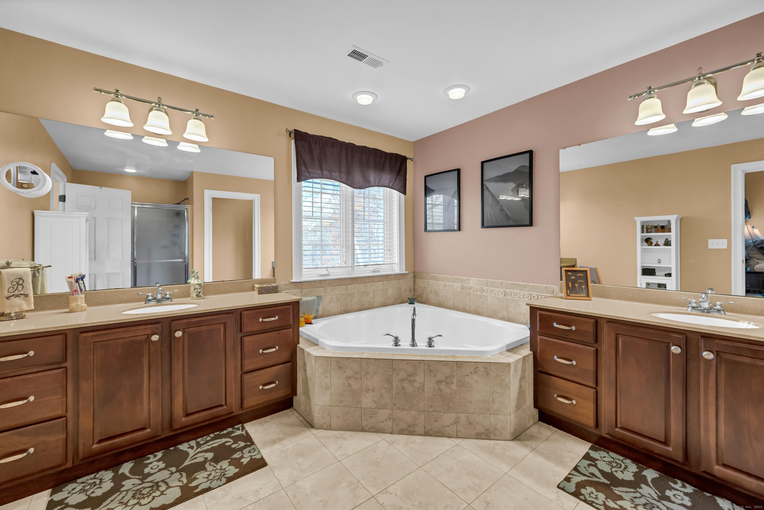 New Milford, Connecticut, 06776, United States, 4 Bedrooms Bedrooms, ,4 BathroomsBathrooms,Residential,For Sale,1987689