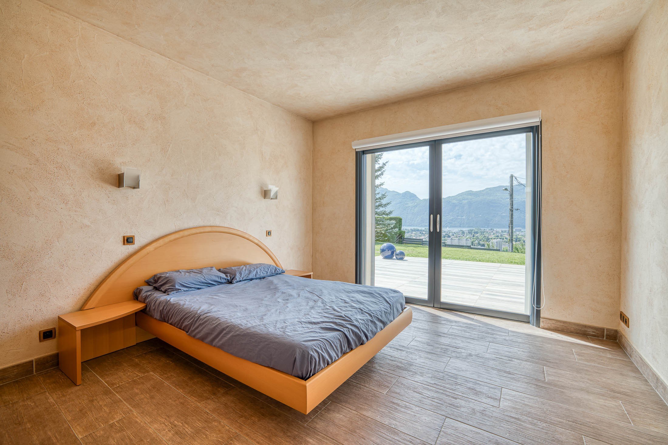  Contemporary Villa with Lake and Mountain Panorama - 物件實景