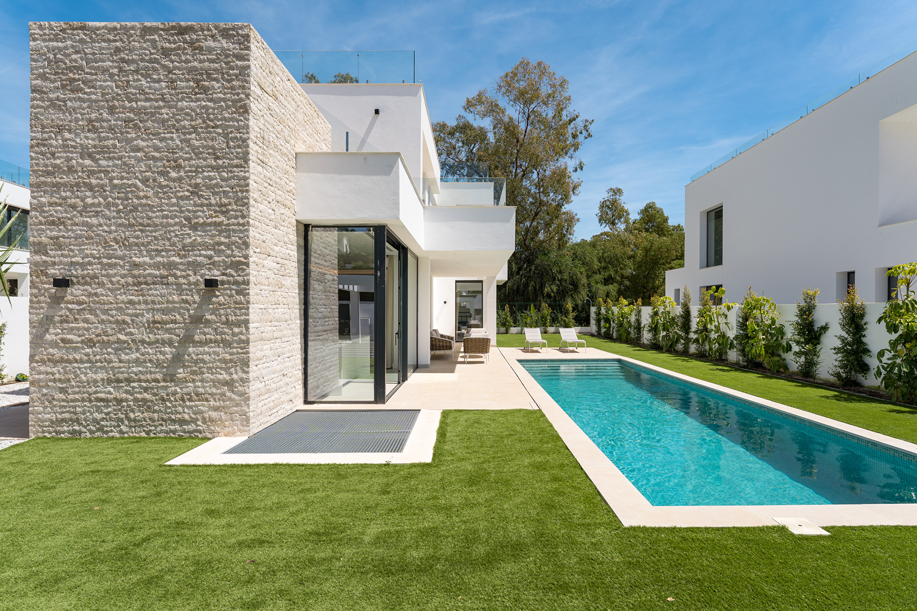 Contemporary Villa with Pool & Solarium in Estepona East - 物件實景