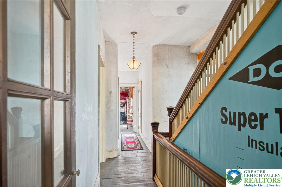 Jim Thorpe Boro, Pennsylvania, 18229, United States, 7 Bedrooms Bedrooms, ,3 BathroomsBathrooms,Residential,For Sale,1903669