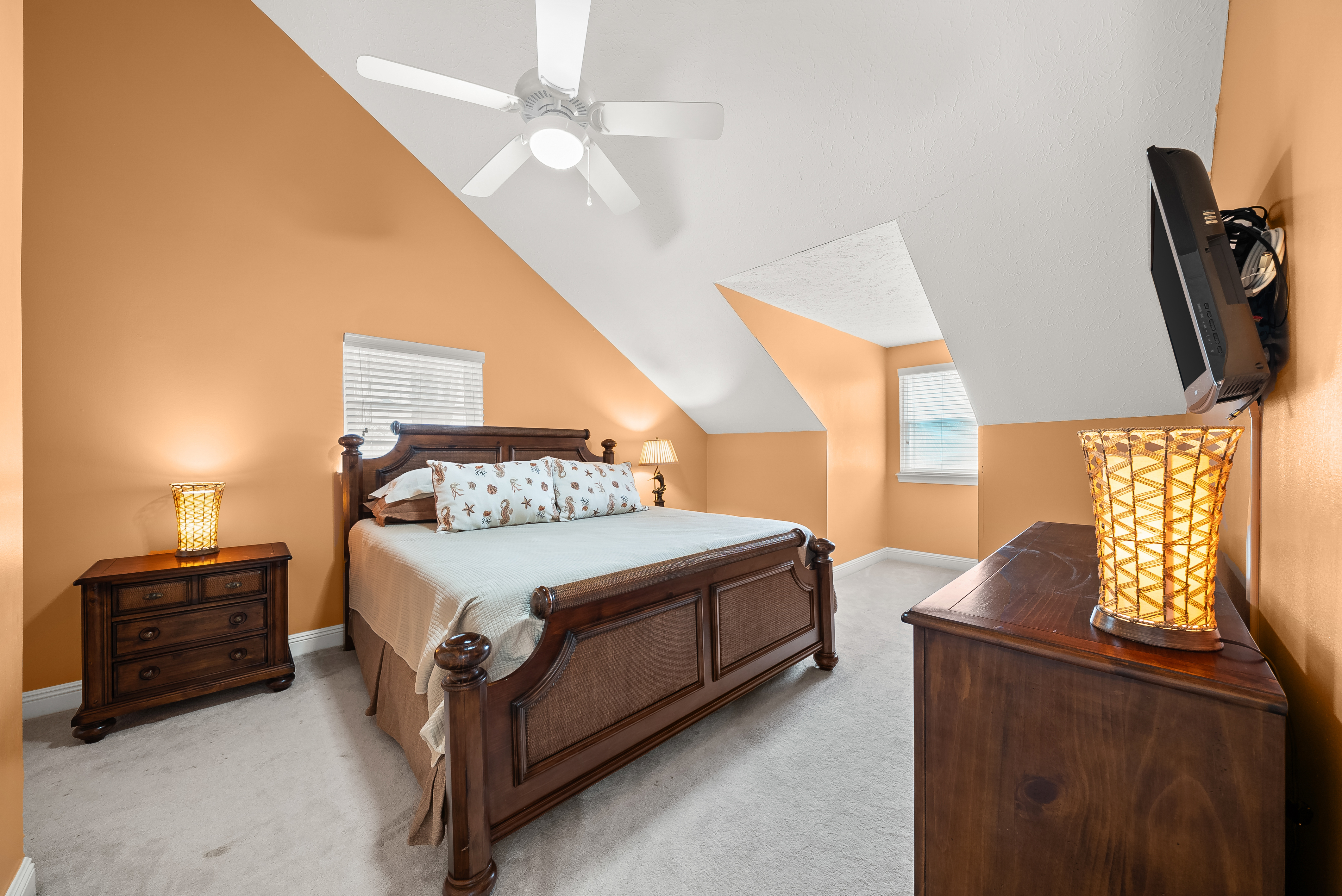  Thoughtfully-Designed Waterfront Retreat With Gulf And Bay Access - 物件實景