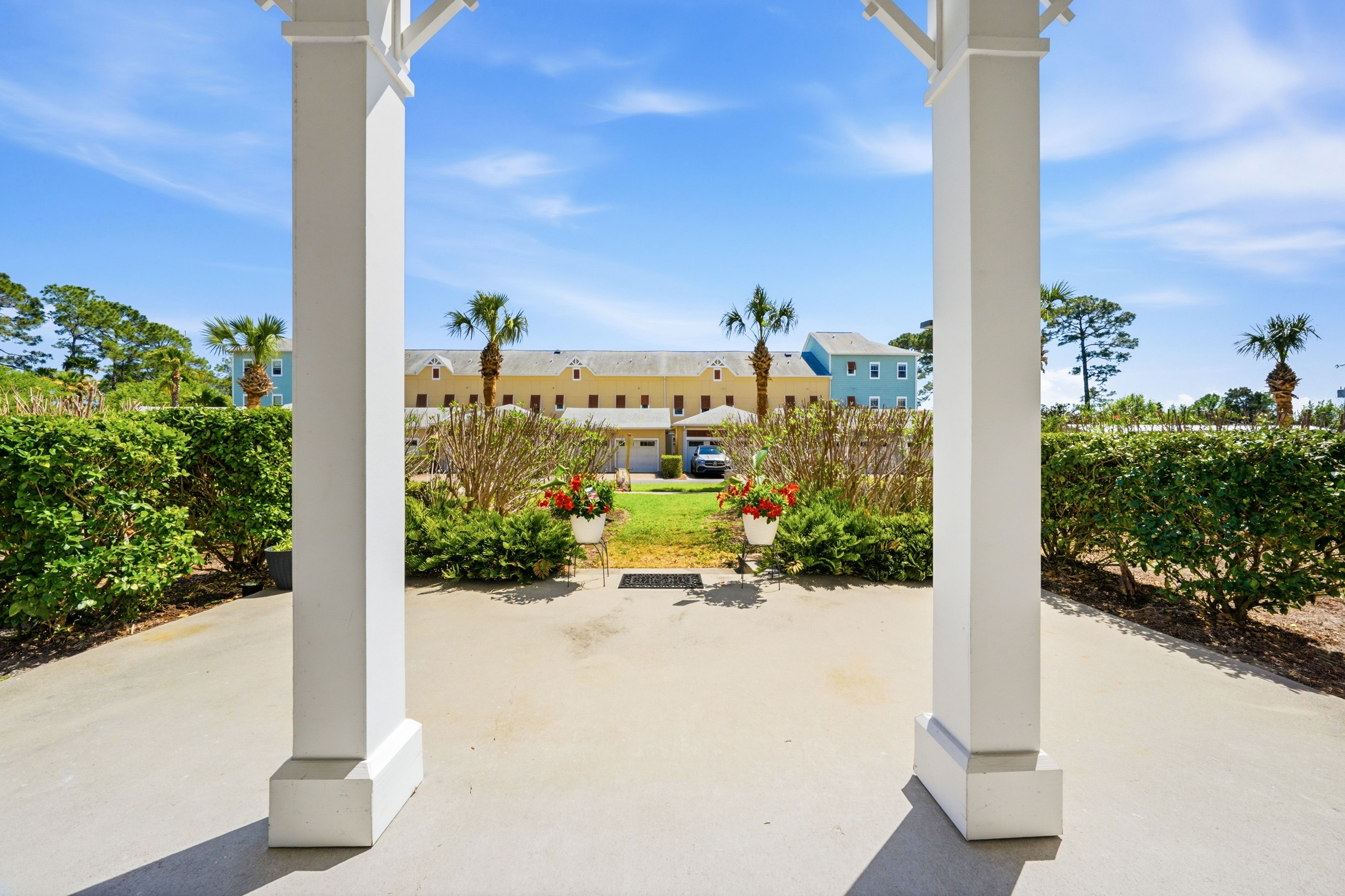  Resort-Style First-Floor Condo With Private Patio - 物件實景