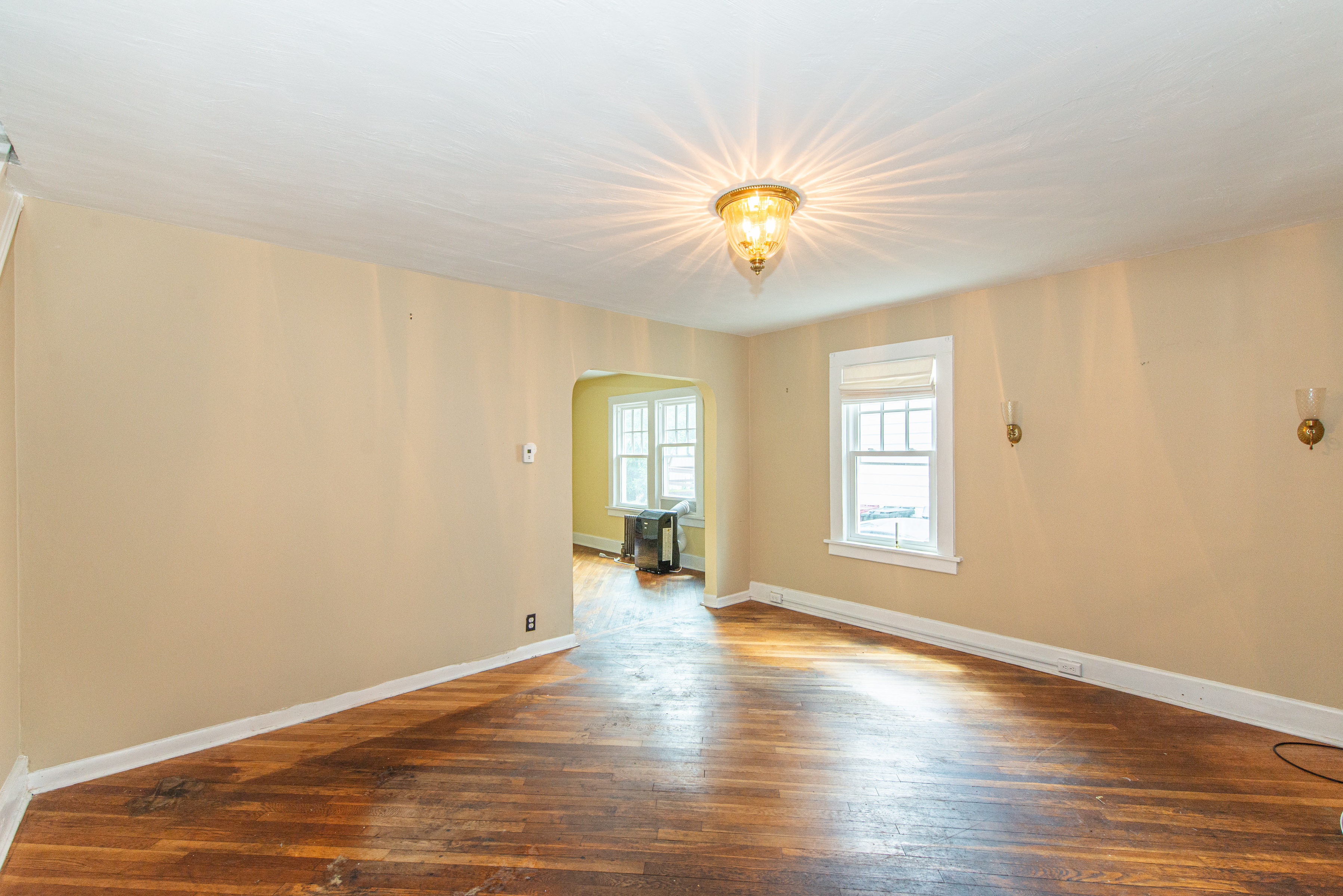 Nutley, New Jersey, 07110, United States, 3 Bedrooms Bedrooms, ,2 BathroomsBathrooms,Residential,For Sale,1935440