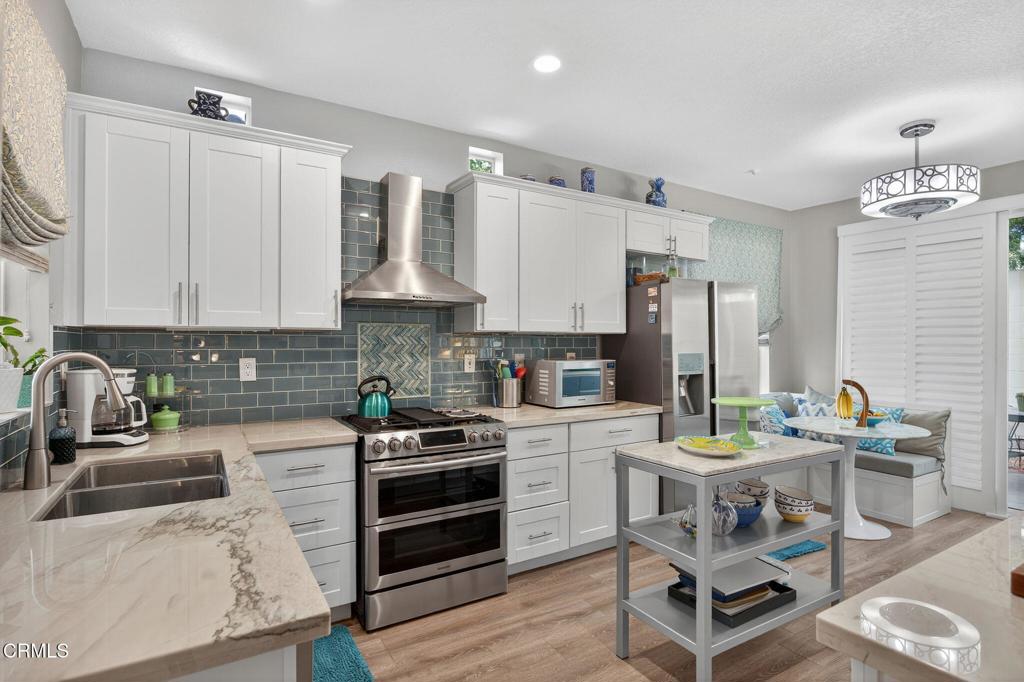 Moorpark, California, 93021, United States, 2 Bedrooms Bedrooms, ,3 BathroomsBathrooms,Residential,For Sale,1989466