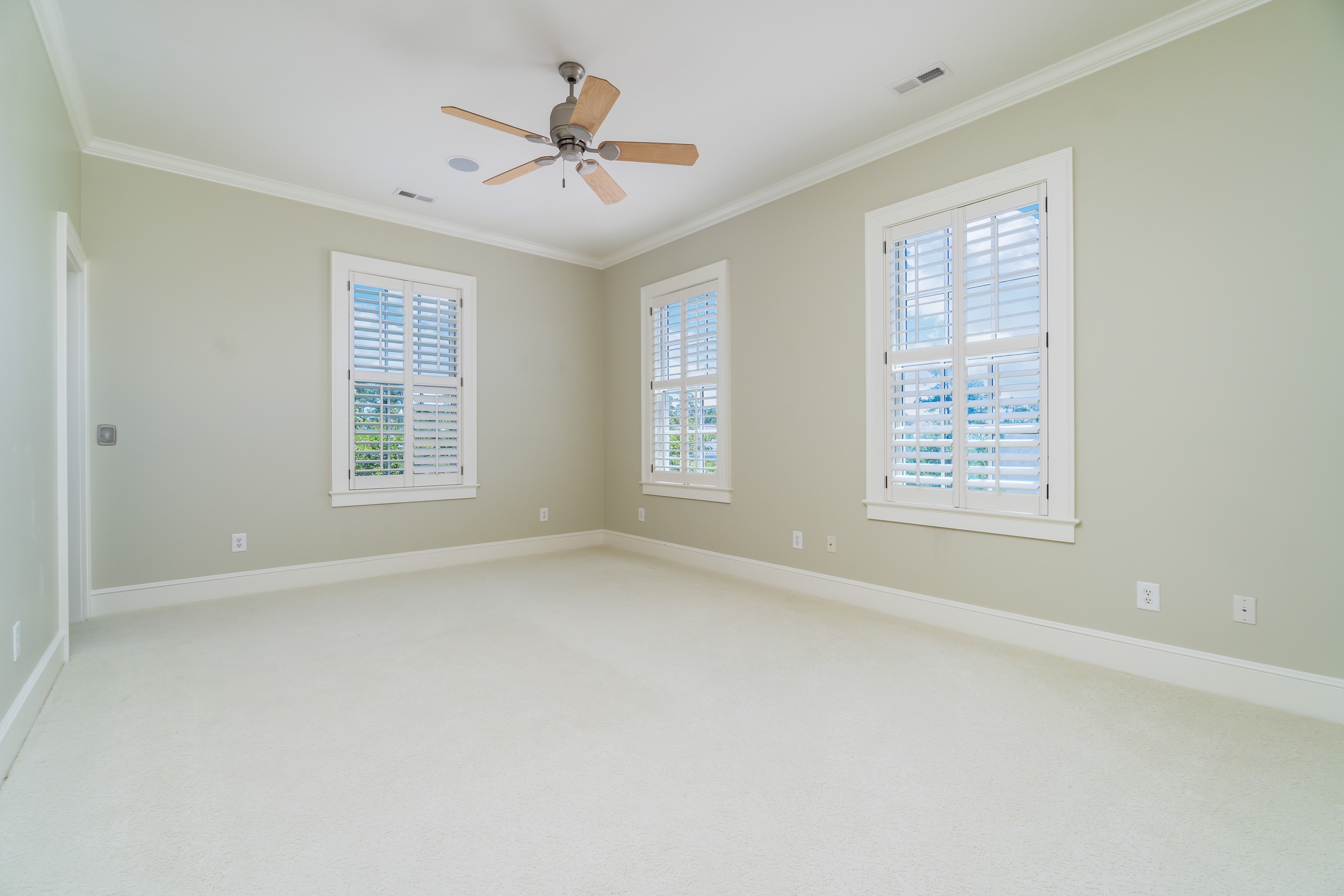 Oriental, North Carolina, 28571, United States, 3 Bedrooms Bedrooms, ,6 BathroomsBathrooms,Residential,For Sale,1825217