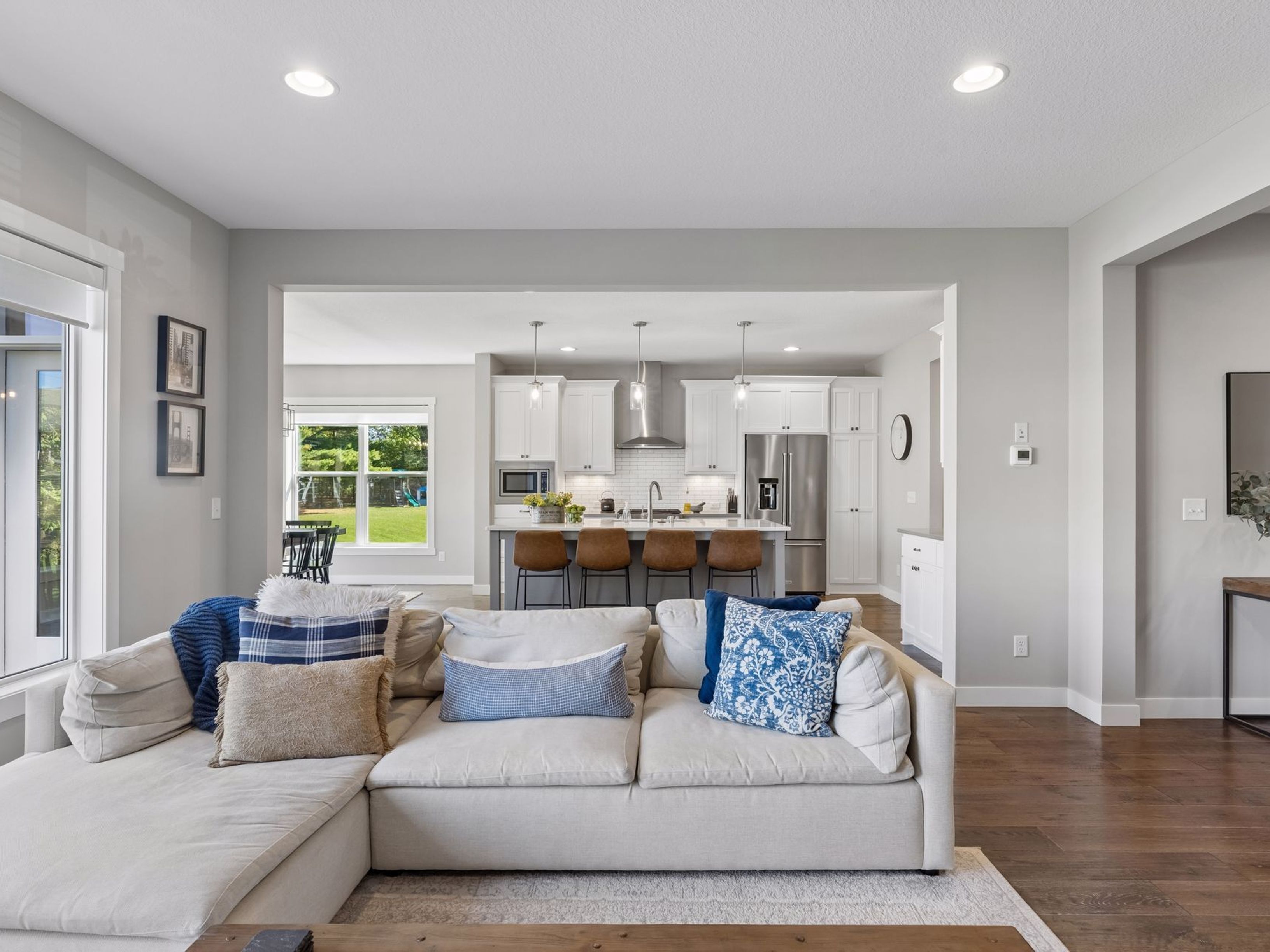  Luxury Living in Desirable Brown’s Creek Cove - 物件實景