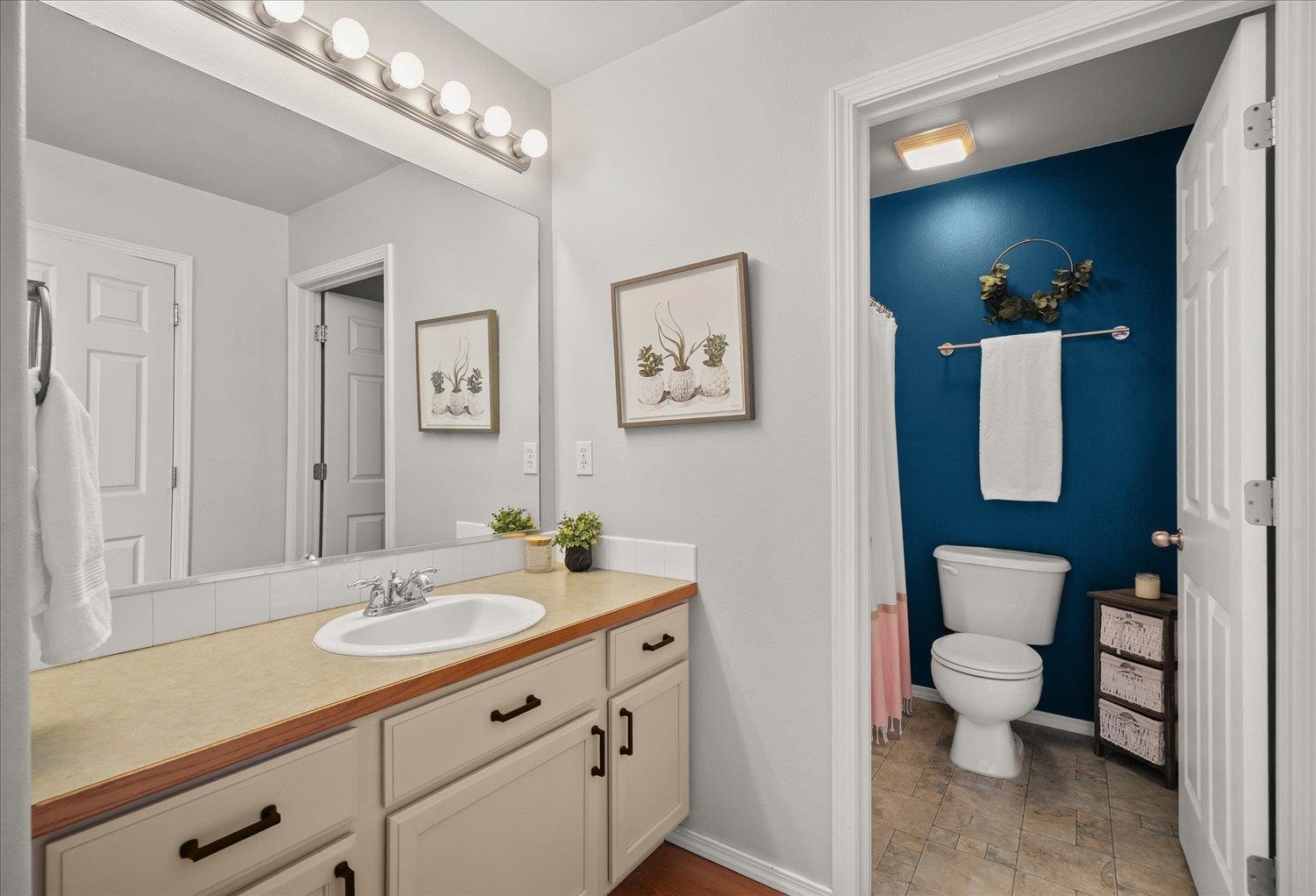 Spokane Valley, Washington, 99016, United States, 5 Bedrooms Bedrooms, ,3 BathroomsBathrooms,Residential,For Sale,1990389