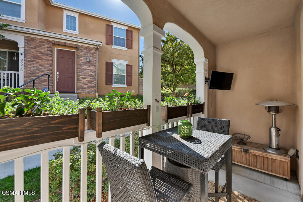Valencia, California, 91354, United States, 4 Bedrooms Bedrooms, ,3 BathroomsBathrooms,Residential,For Sale,1914107