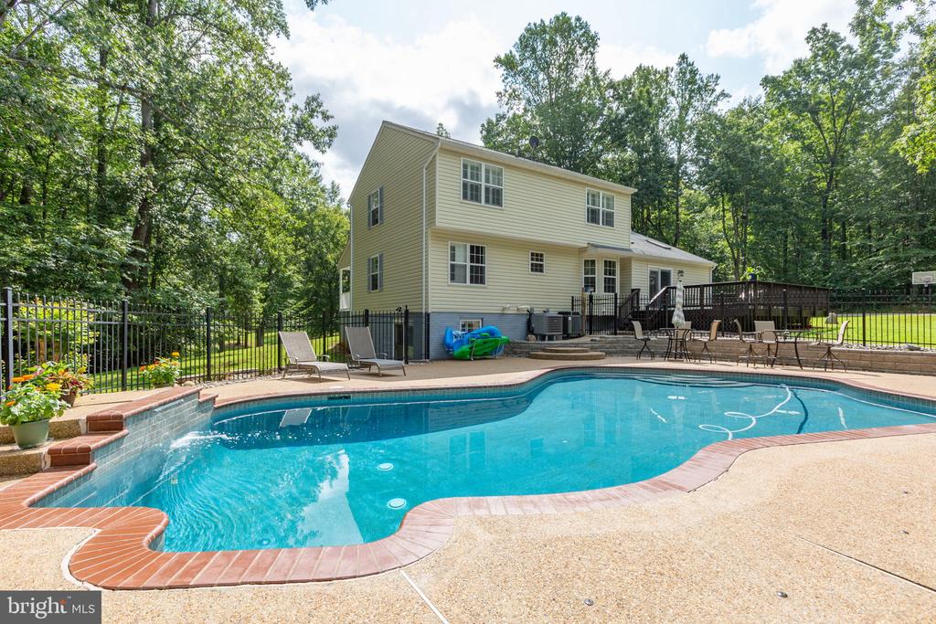 Fredericksburg, Virginia, 22406, United States, 4 Bedrooms Bedrooms, ,3 BathroomsBathrooms,Residential,For Sale,1914060
