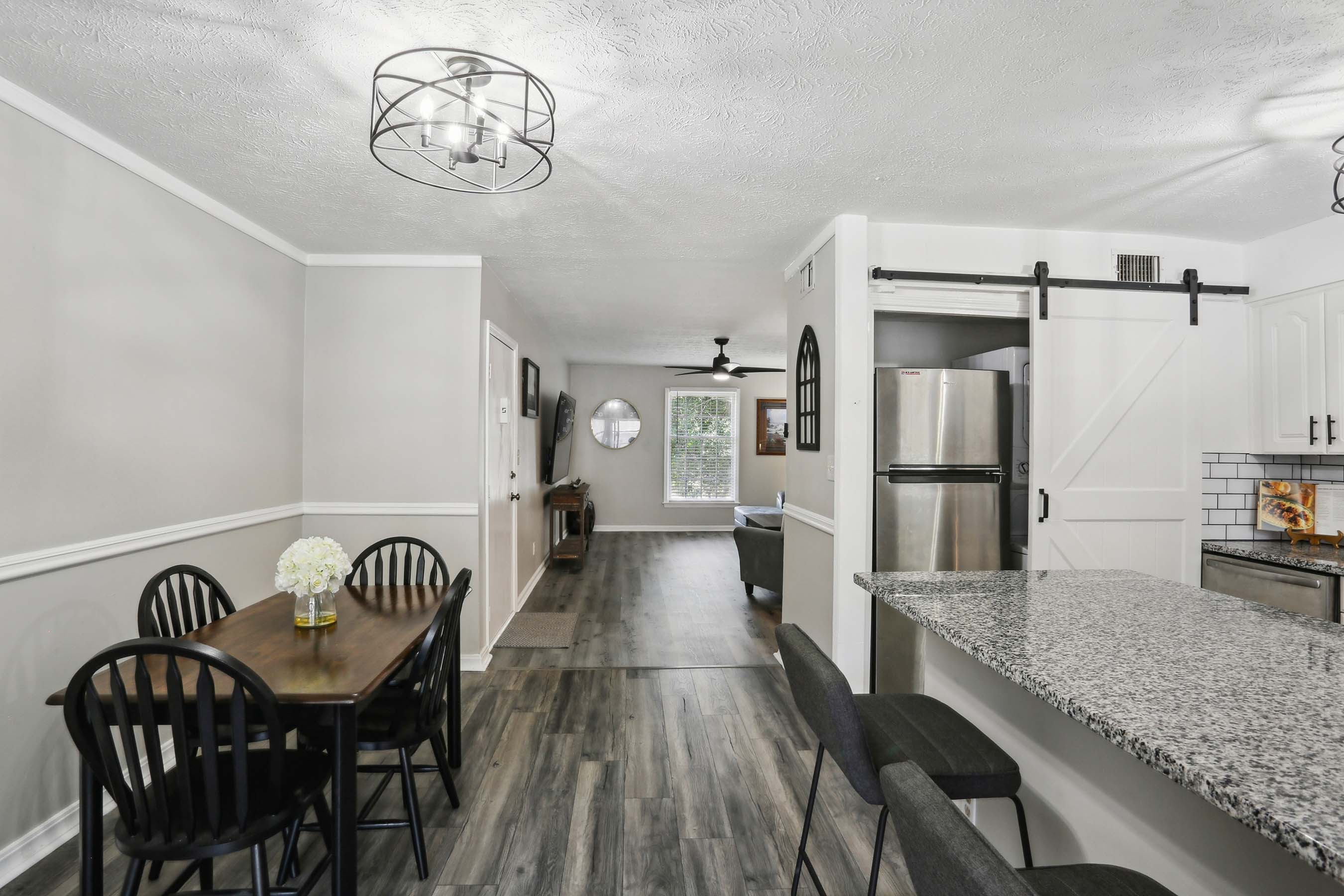  Beautifully Updated Sandy Springs Condo - 物件實景