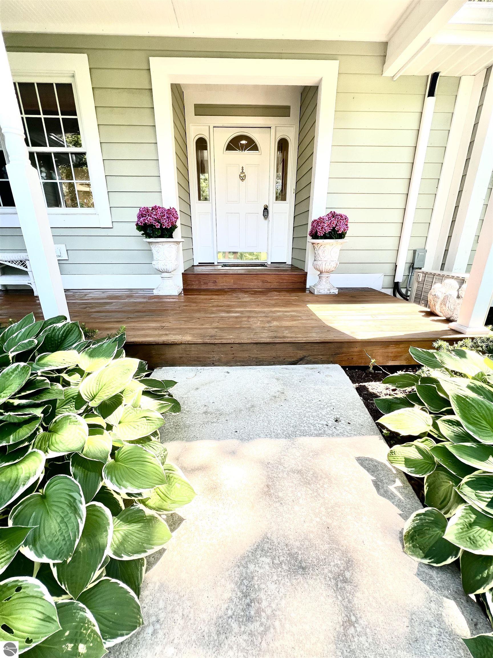 Traverse City, Michigan, 49686, United States, 4 Bedrooms Bedrooms, ,3 BathroomsBathrooms,Residential,For Sale,1883605
