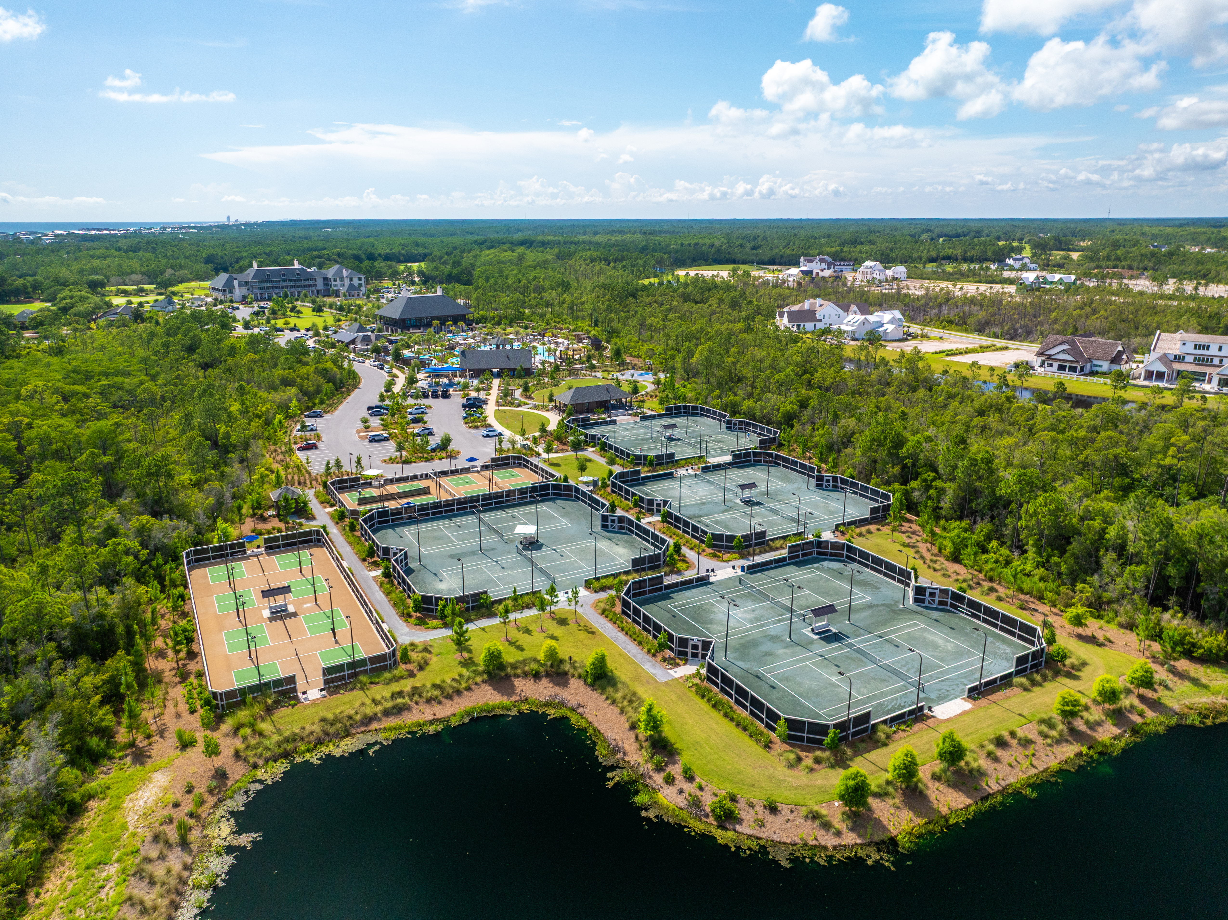  Magnificent Half-Acre Estate With Outdoor Oasis and Casita - 物件實景