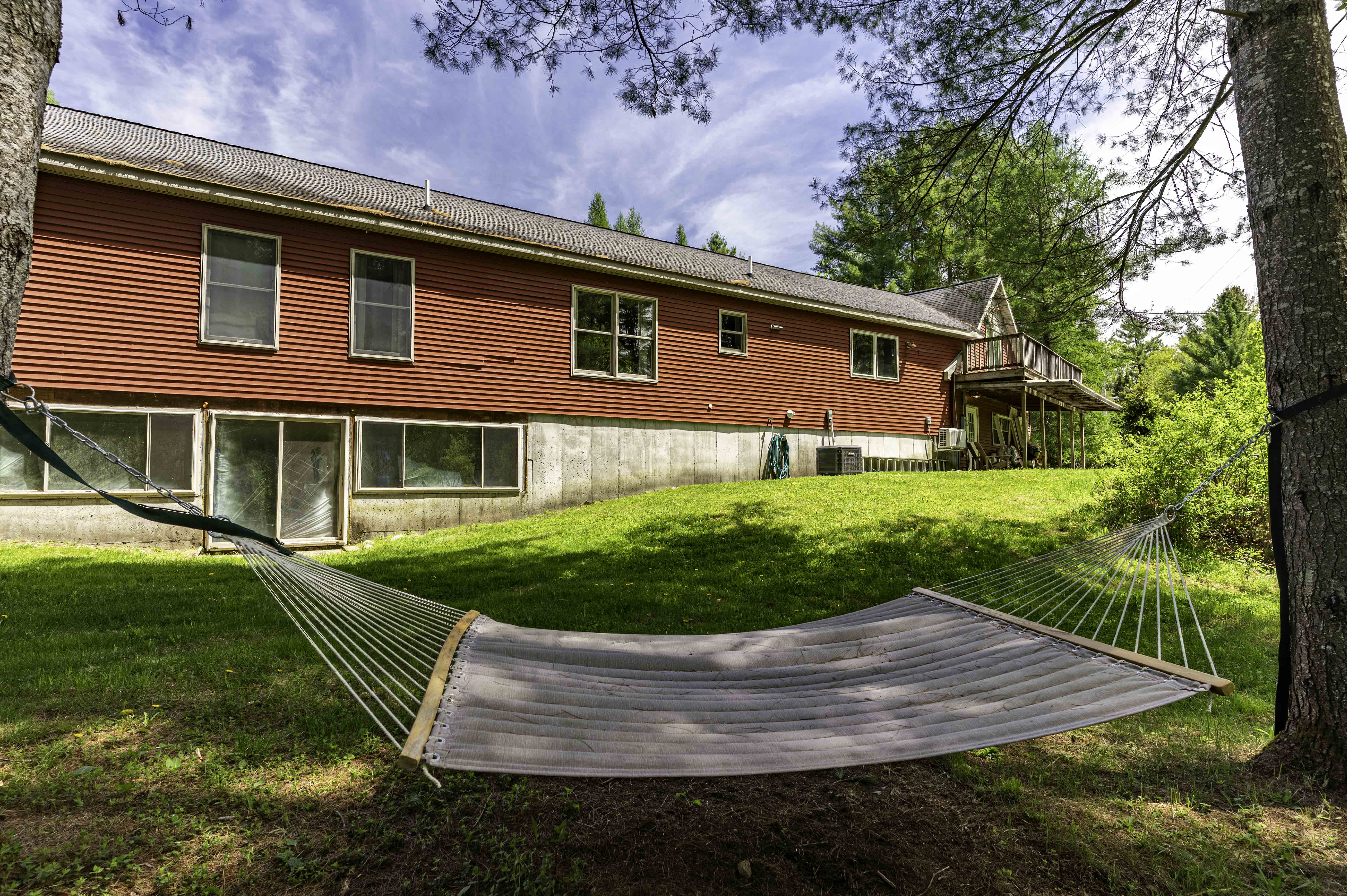  Ranch Style Home with Studio Apartment - 物件實景