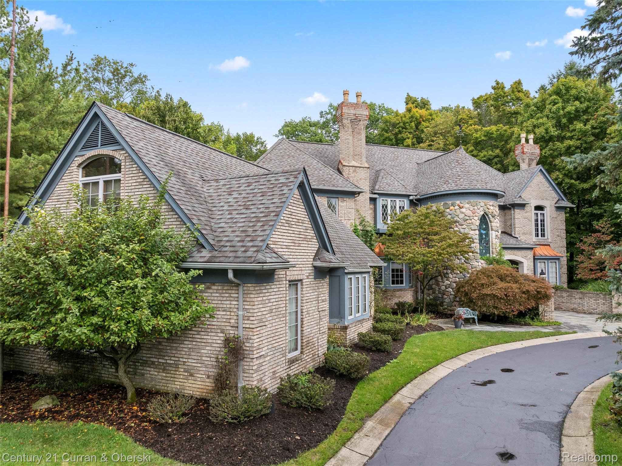 Farmington, Michigan, 48331, United States, 5 Bedrooms Bedrooms, ,6 BathroomsBathrooms,Residential,For Sale,1975363