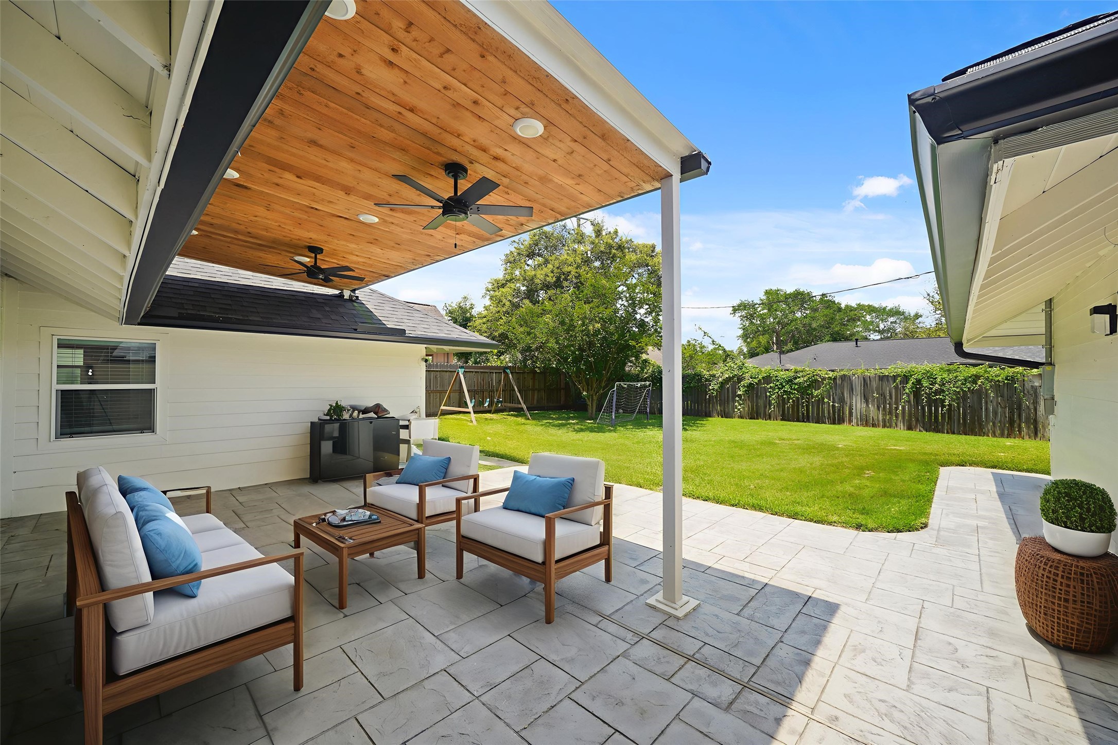 Houston, Texas, 77096, United States, 4 Bedrooms Bedrooms, ,3 BathroomsBathrooms,Residential,For Sale,1901222