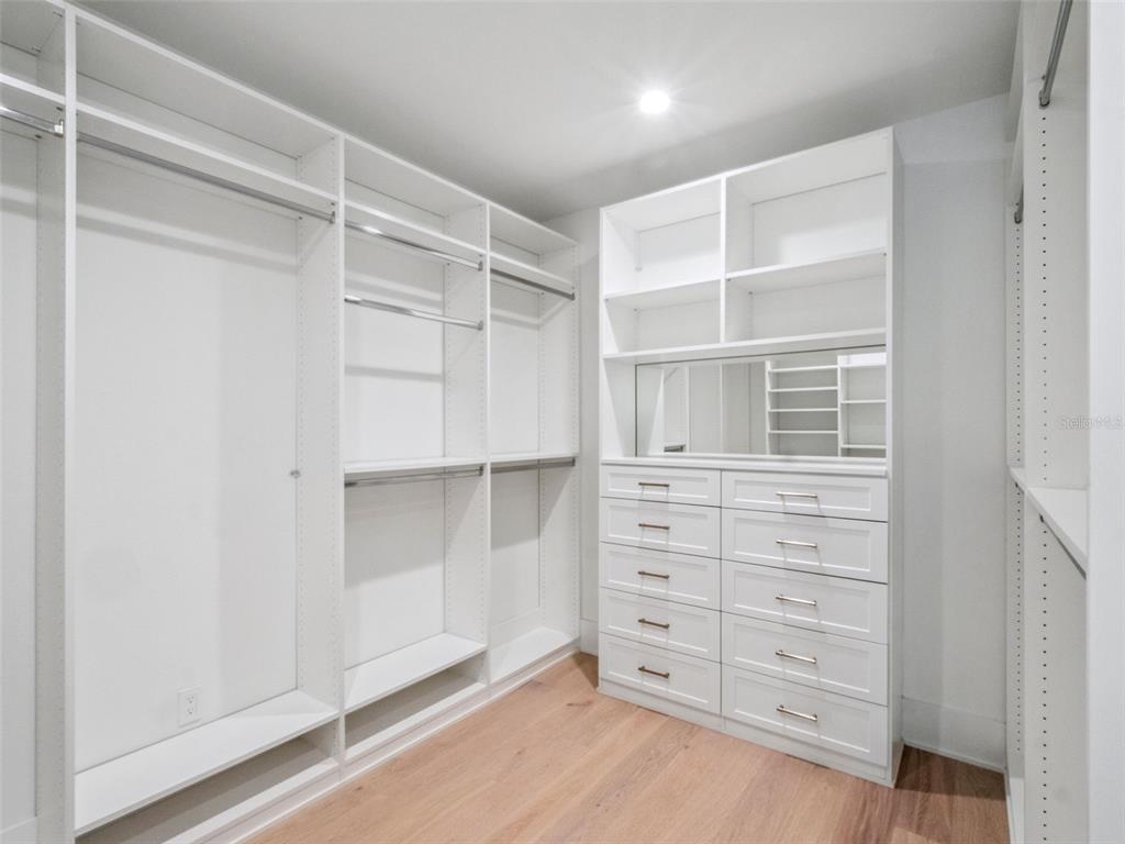 Winter Park, Florida, 32789, United States, 3 Bedrooms Bedrooms, ,5 BathroomsBathrooms,Residential,For Sale,1993312