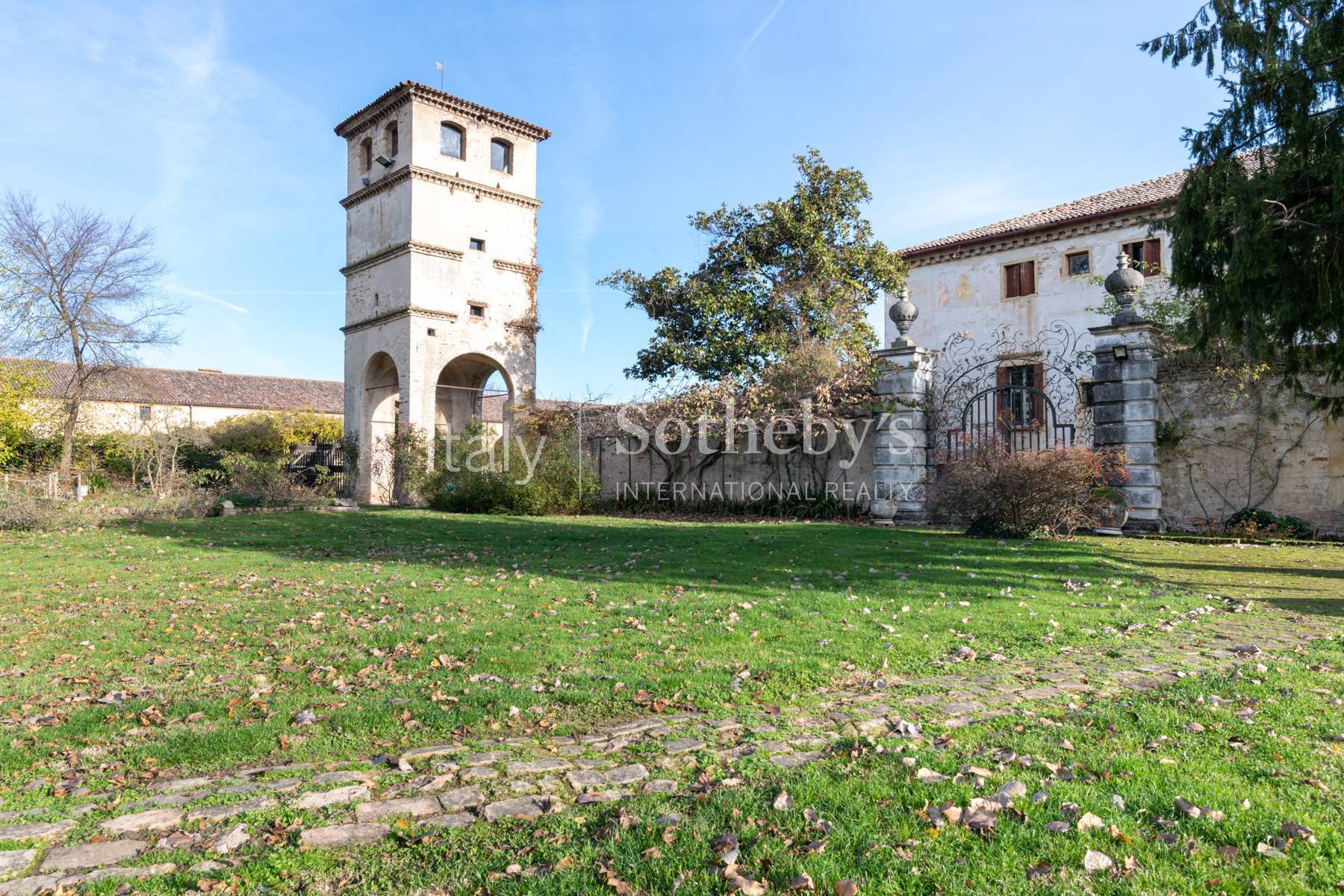  Venetian Renaissance Villa with frescoes and tower, barchessa and outbuildings - 物件實景