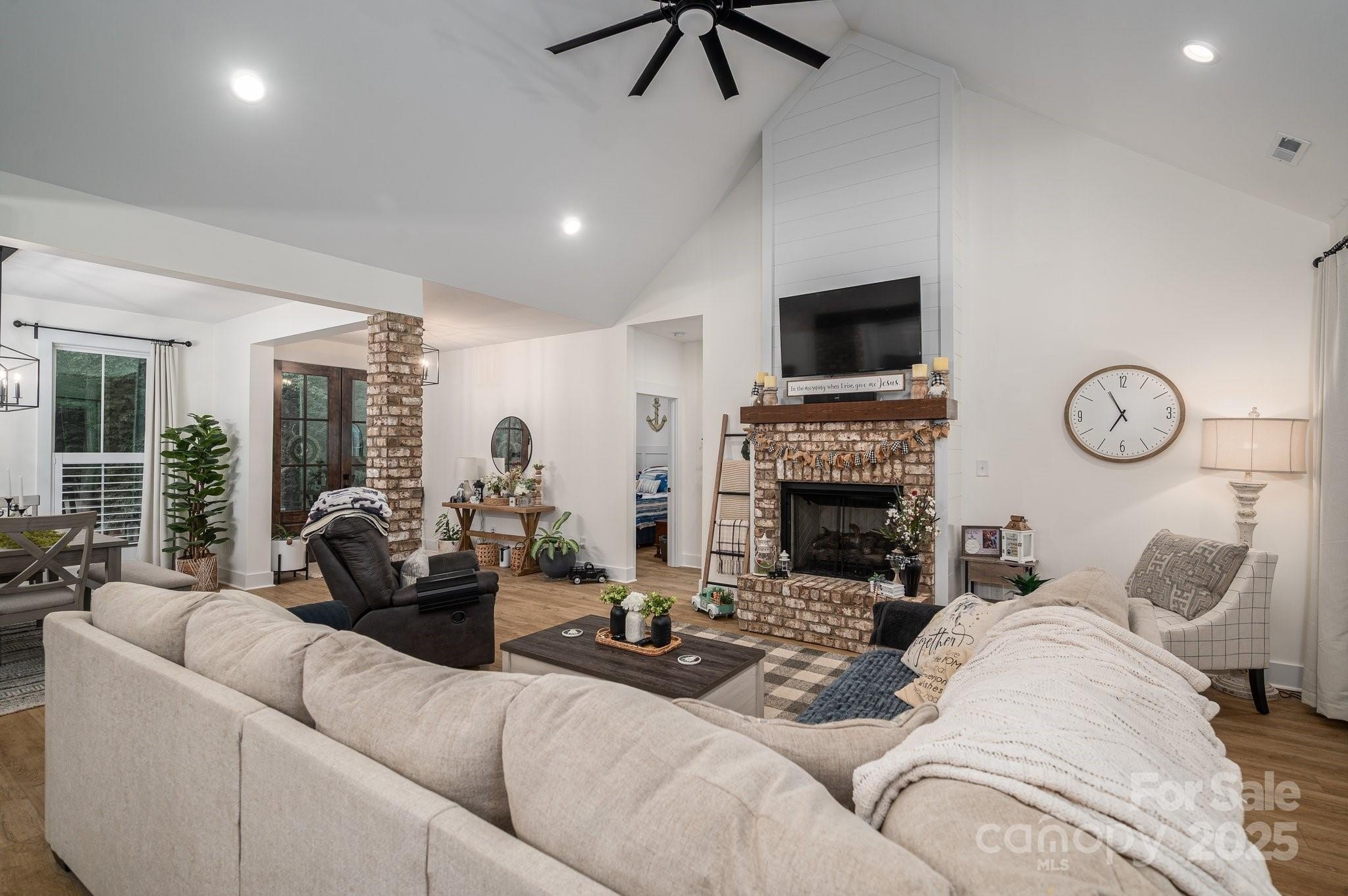 Lincolnton, North Carolina, 28092, United States, 4 Bedrooms Bedrooms, ,2 BathroomsBathrooms,Residential,For Sale,1944846