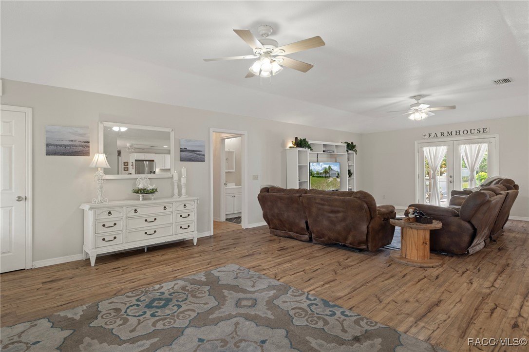 Crystal River, Florida, 34428, United States, 3 Bedrooms Bedrooms, ,3 BathroomsBathrooms,Residential,For Sale,1977079