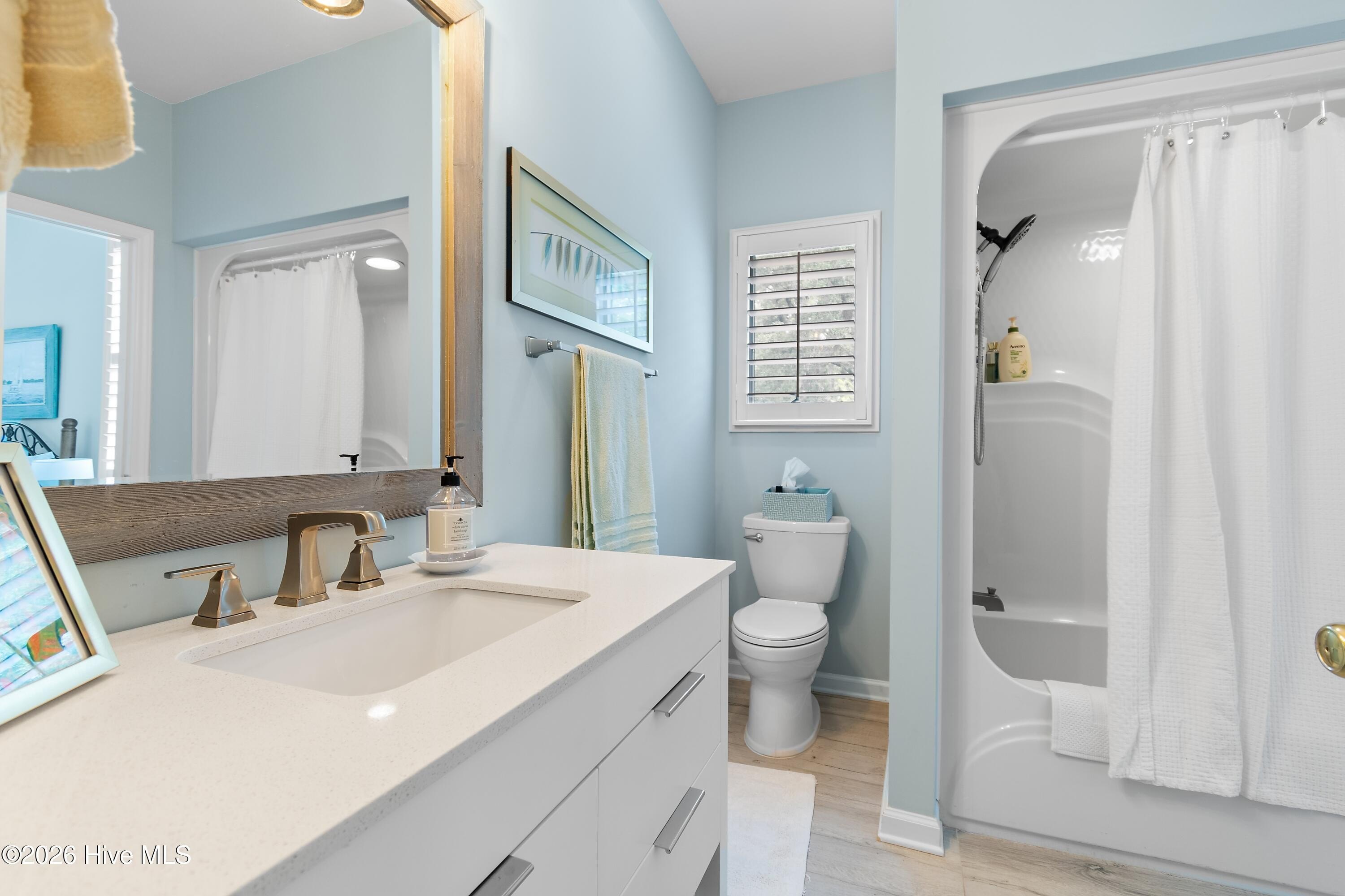 Southport, North Carolina, 28461, United States, 3 Bedrooms Bedrooms, ,2 BathroomsBathrooms,Residential,For Sale,2048471