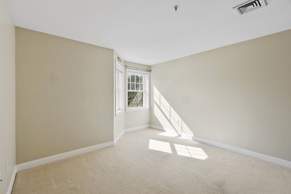 Chelmsford, Massachusetts, 01863, United States, 2 Bedrooms Bedrooms, ,2 BathroomsBathrooms,Residential,For Sale,1939125