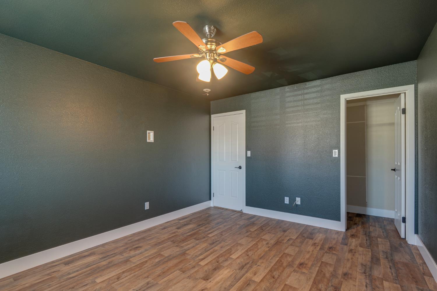 Oakdale, California, 95361, United States, 4 Bedrooms Bedrooms, ,3 BathroomsBathrooms,Residential,For Sale,1987039