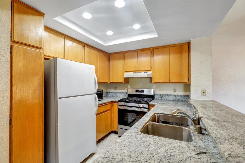 Santee, California, 92071, United States, 2 Bedrooms Bedrooms, ,2 BathroomsBathrooms,Residential,For Sale,2009951