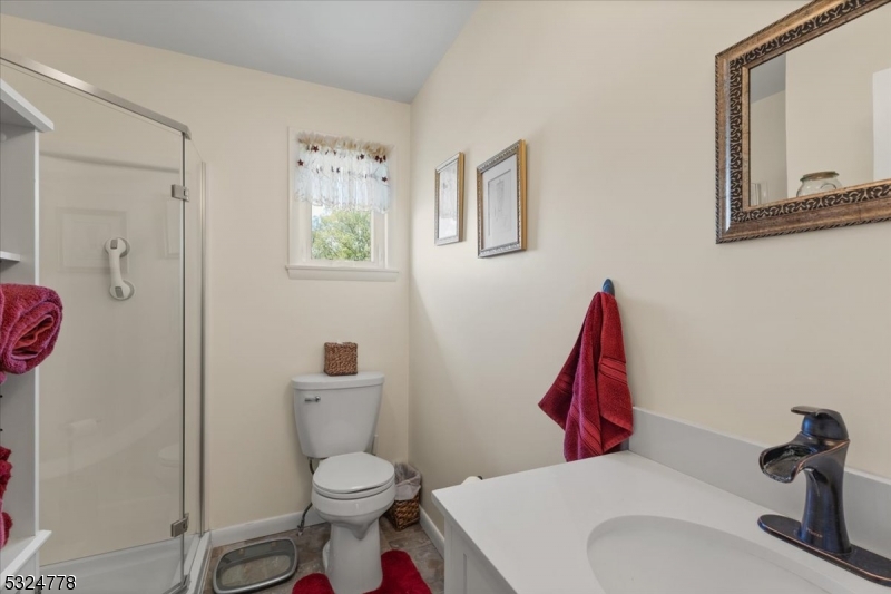 Lebanon Twp., New Jersey, 08827, United States, 4 Bedrooms Bedrooms, ,3 BathroomsBathrooms,Residential,For Sale,1847563