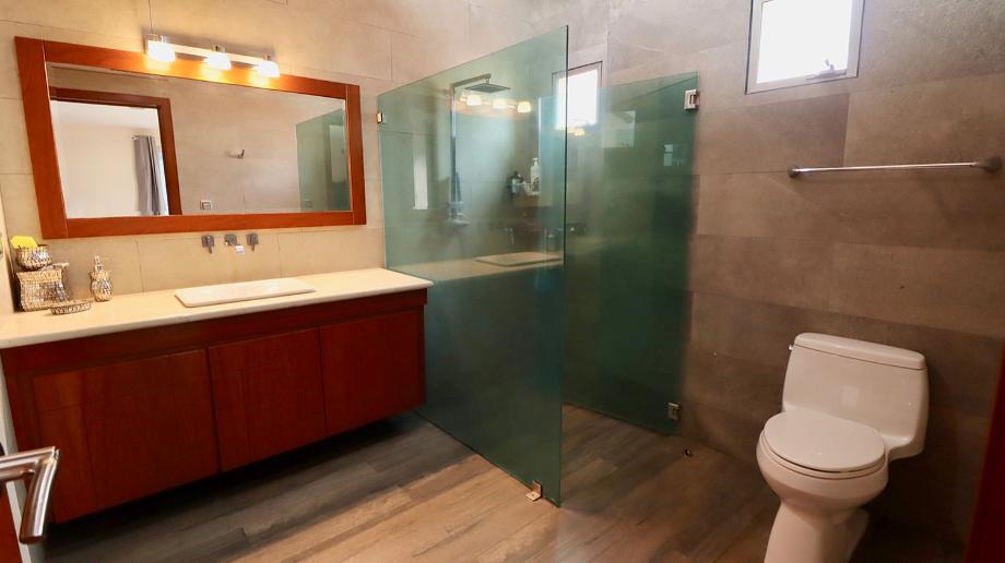 Morelia, Michoacán de Ocampo, 58270, Mexico, 5 Bedrooms Bedrooms, ,4 BathroomsBathrooms,Residential,For Sale,1918215