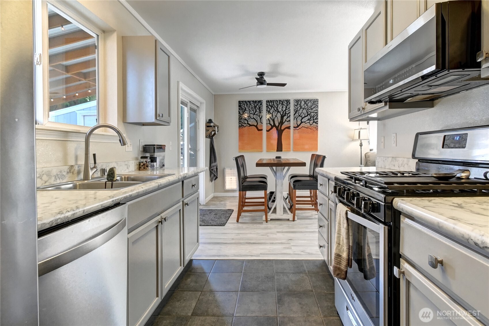 Everett, Washington, 98204, United States, 3 Bedrooms Bedrooms, ,3 BathroomsBathrooms,Residential,For Sale,1964050