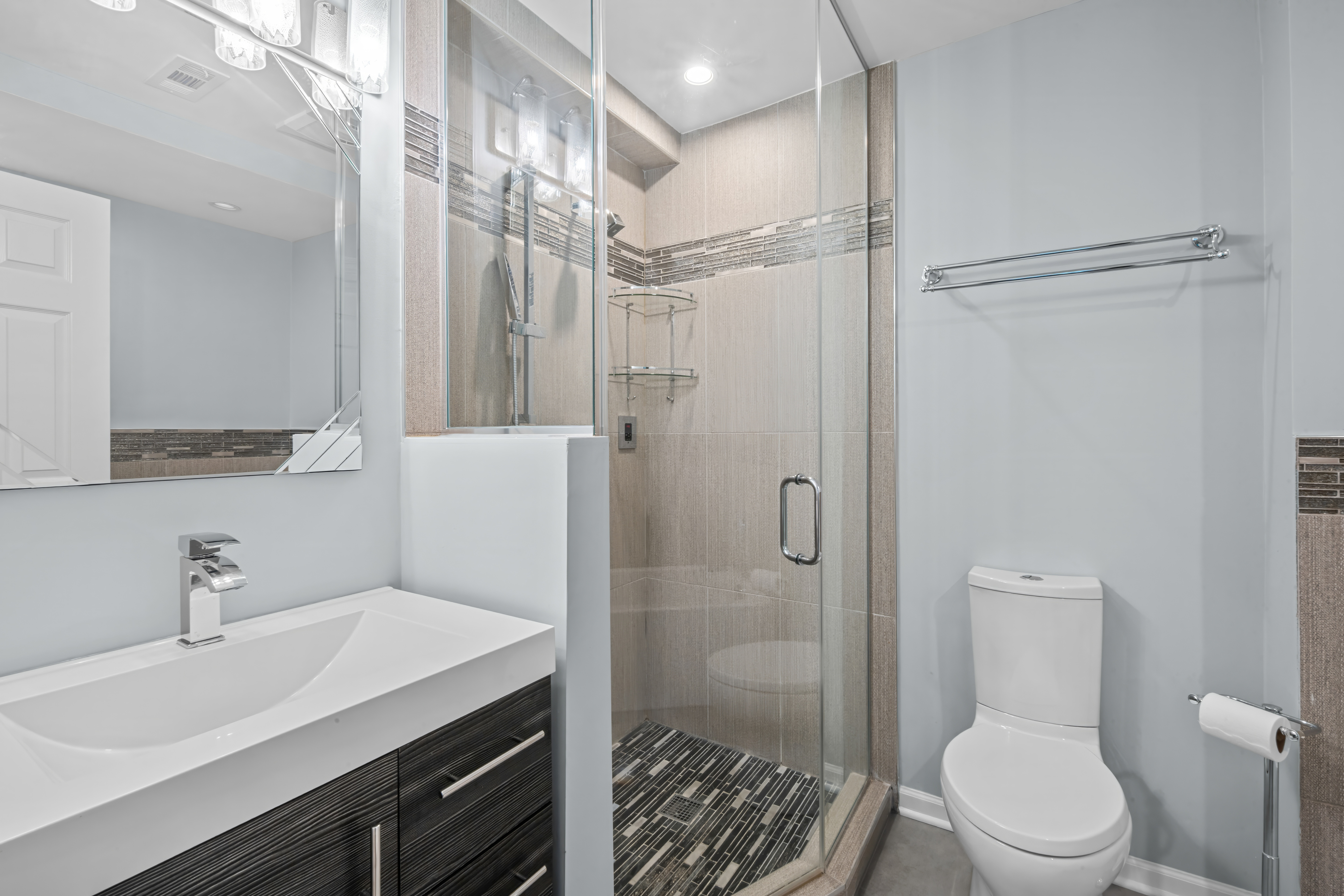  Impeccably Renovated Four-story Townhome - 物件實景