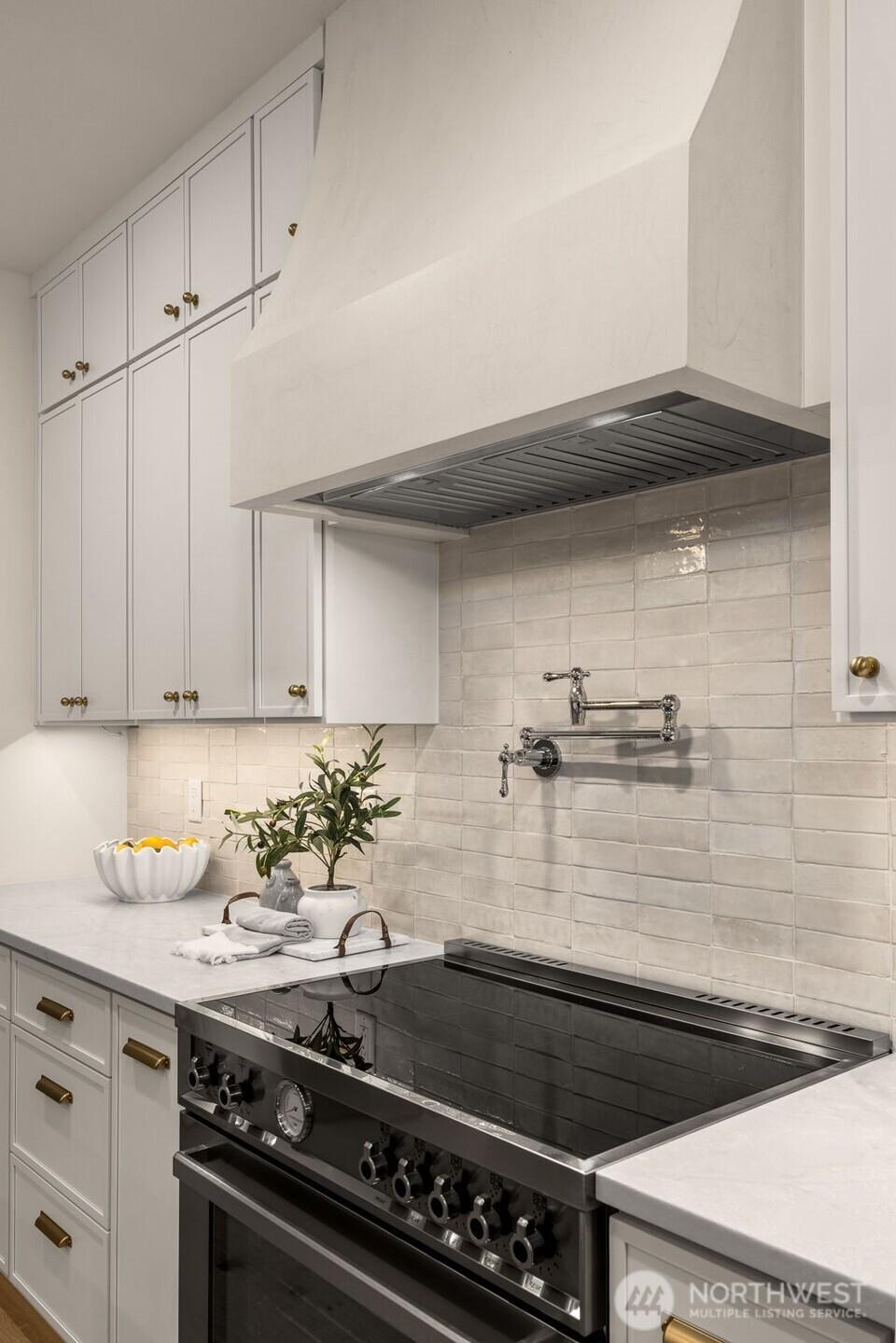 BELLEVUE, Washington, 98006, United States, 4 Bedrooms Bedrooms, ,3 BathroomsBathrooms,Residential,For Sale,1999866