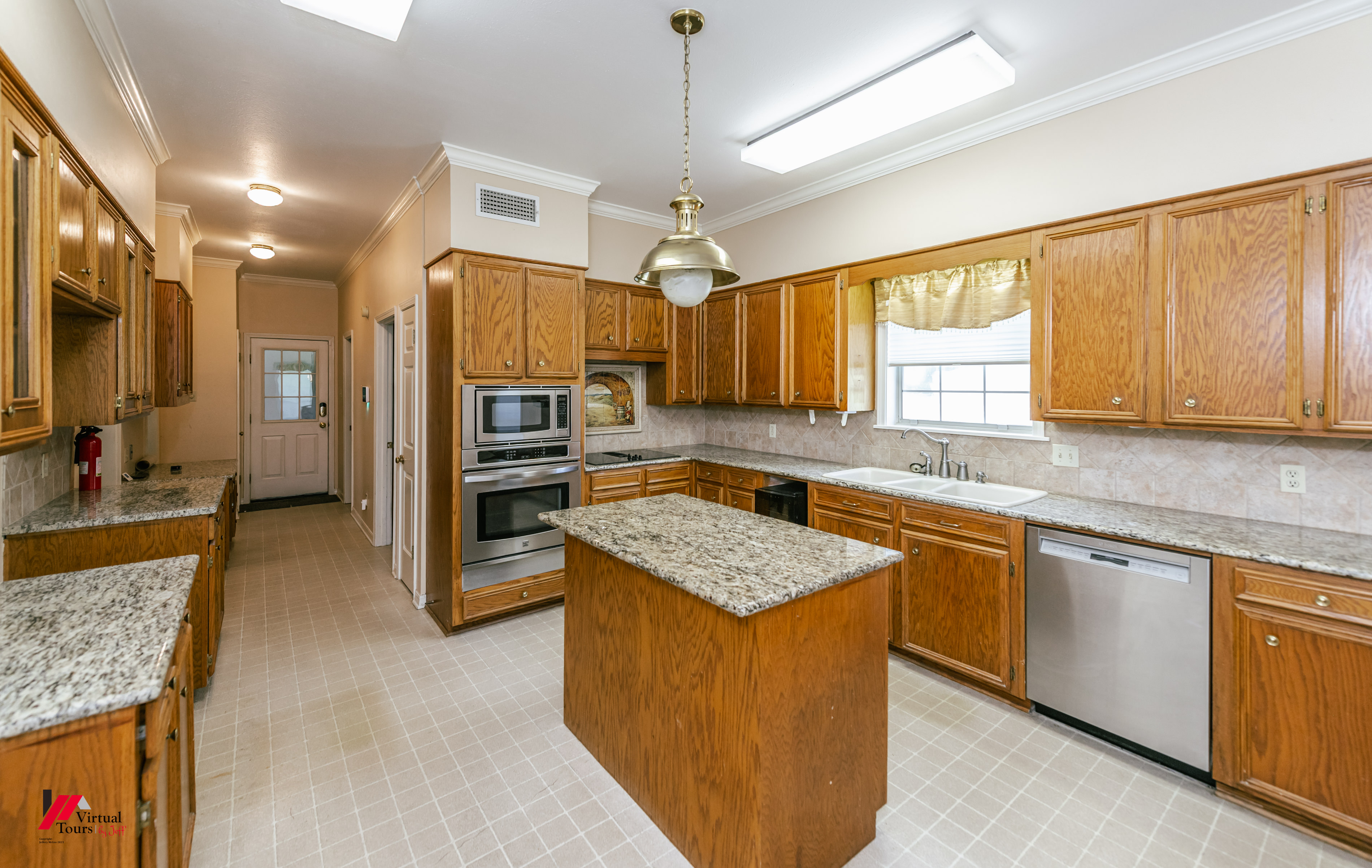 Shreveport, Louisiana, 71106, United States, 4 Bedrooms Bedrooms, ,4 BathroomsBathrooms,Residential,For Sale,1928720