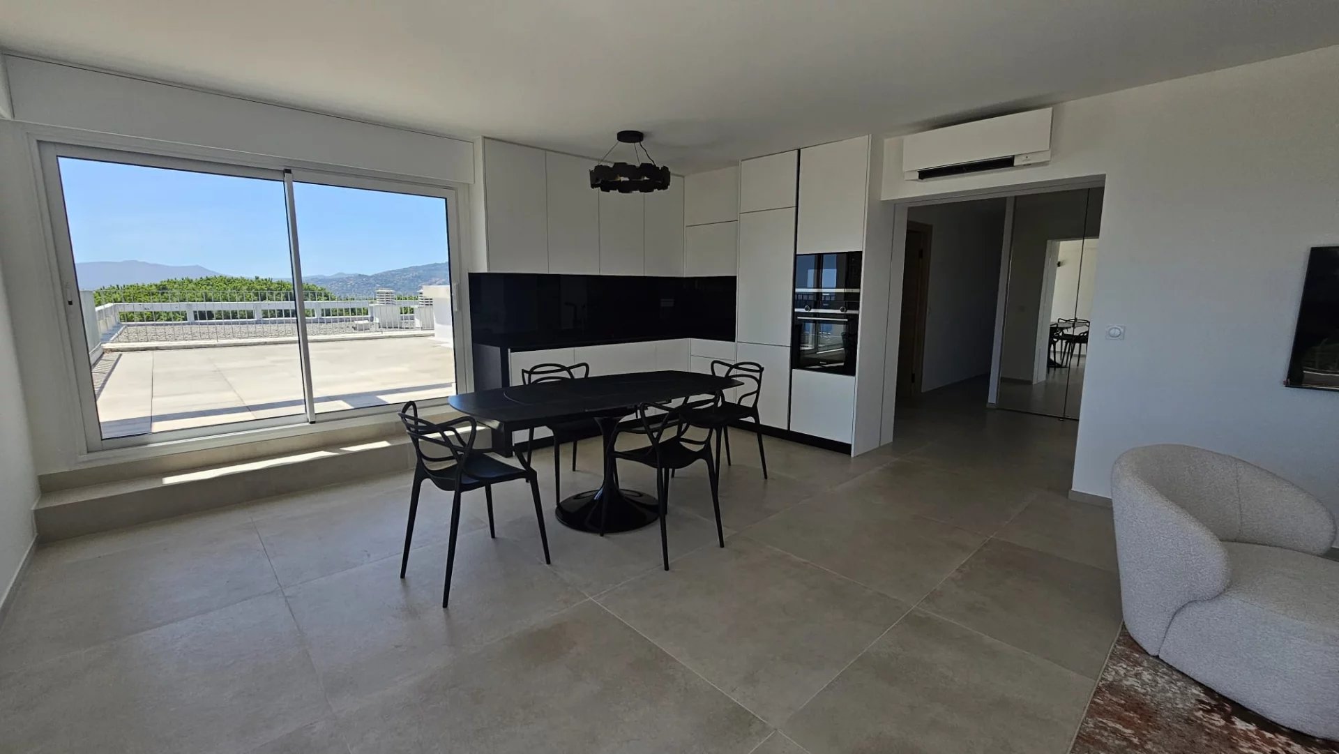 Cannes, Provence-Alpes-Côte d’Azur, 06400, FR, 2 Bedrooms Bedrooms, ,2 BathroomsBathrooms,Residential,For Sale,1900962