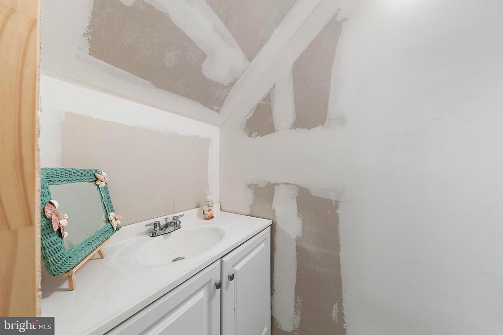 Little Egg Harbor Twp, New Jersey, 08087, United States, 4 Bedrooms Bedrooms, ,2 BathroomsBathrooms,Residential,For Sale,1989934